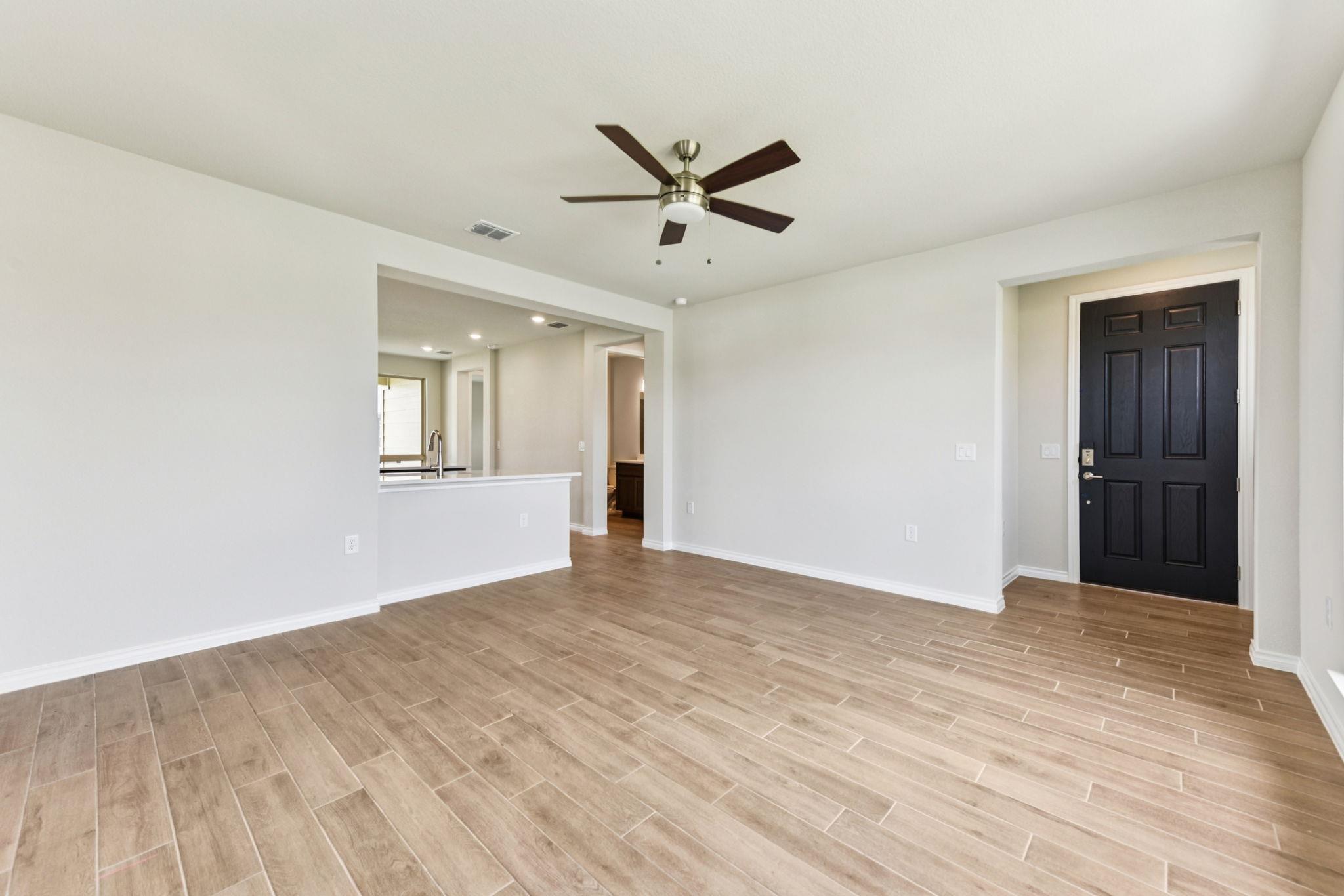 133 Antoinette WAY #101 — photo 3