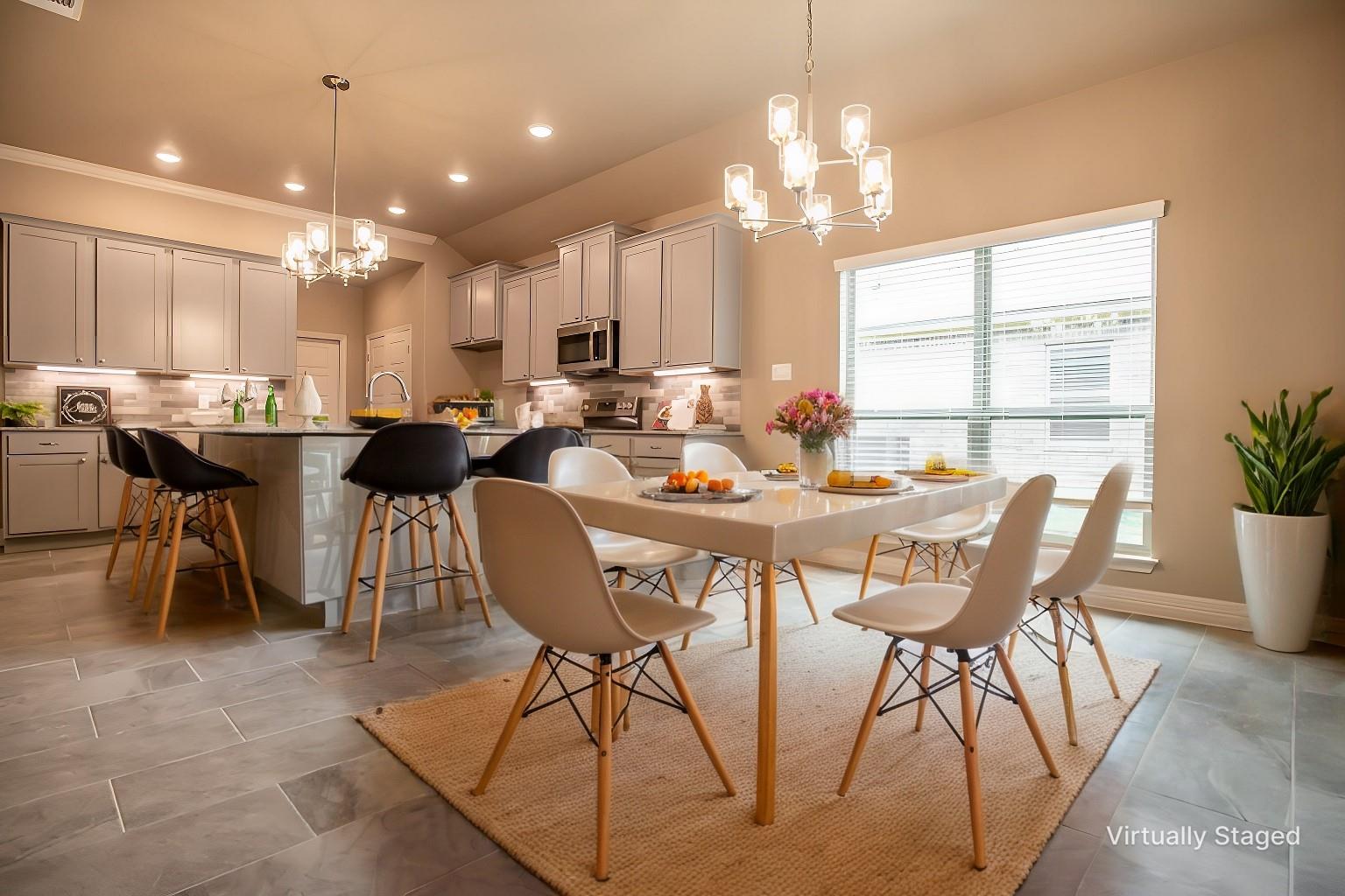 1018 Winchester DR — photo 4