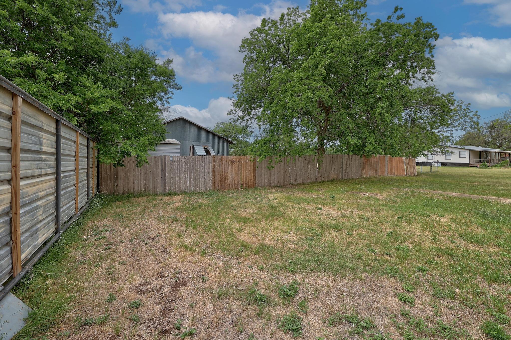 205 Fallwell ST — photo 5