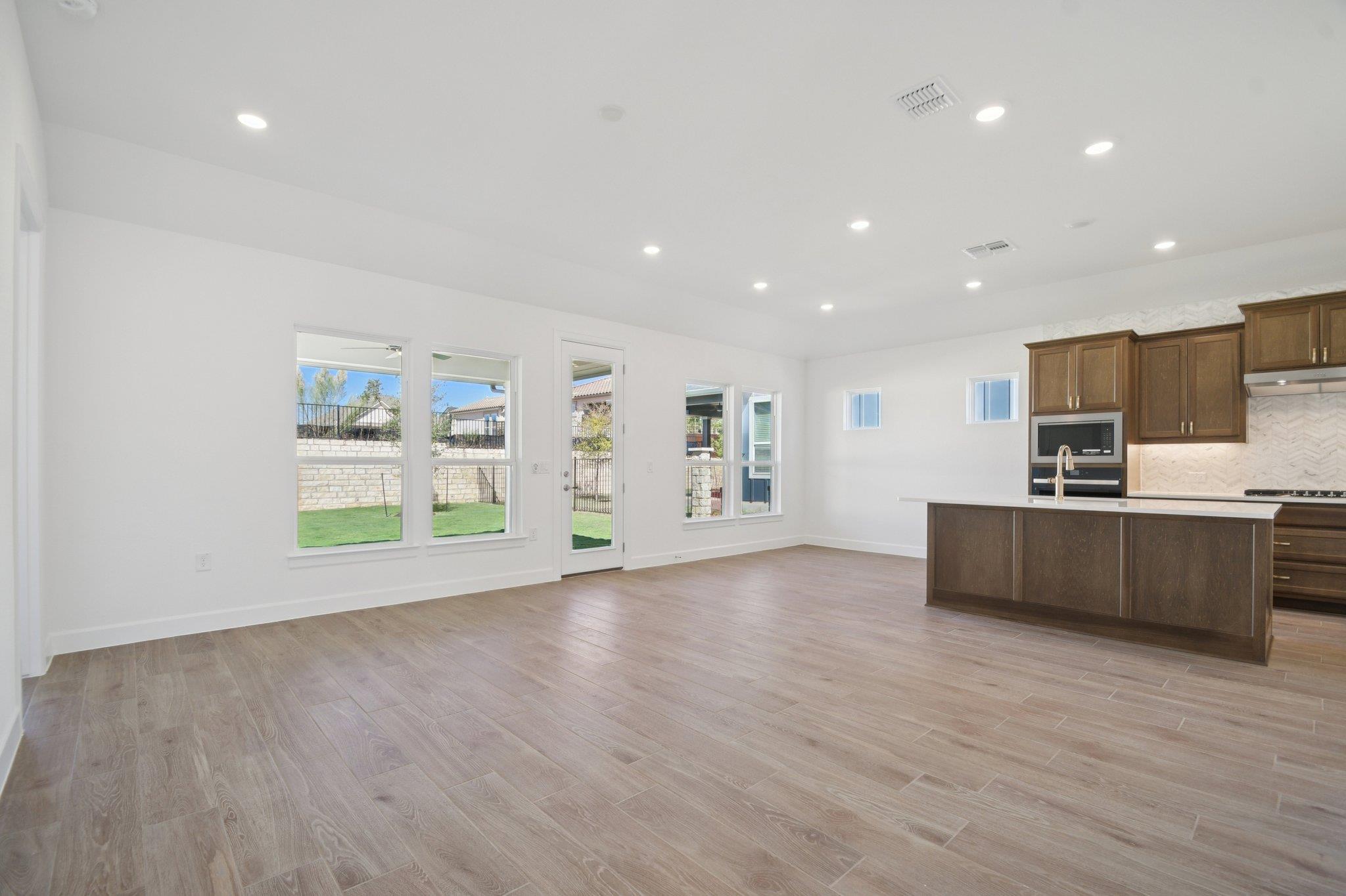 1528 Dancing Oak LN — photo 3