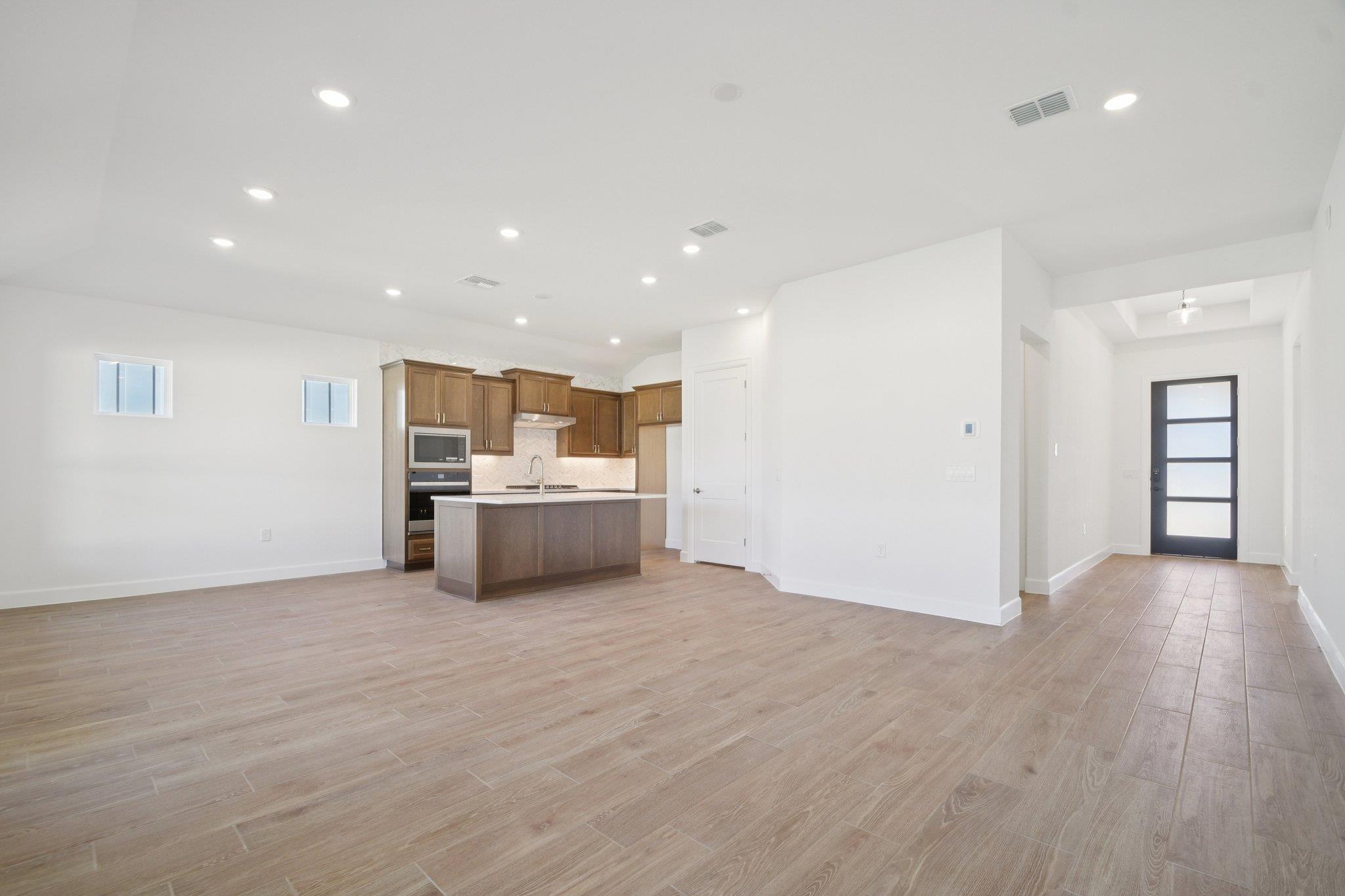1528 Dancing Oak LN — photo 4