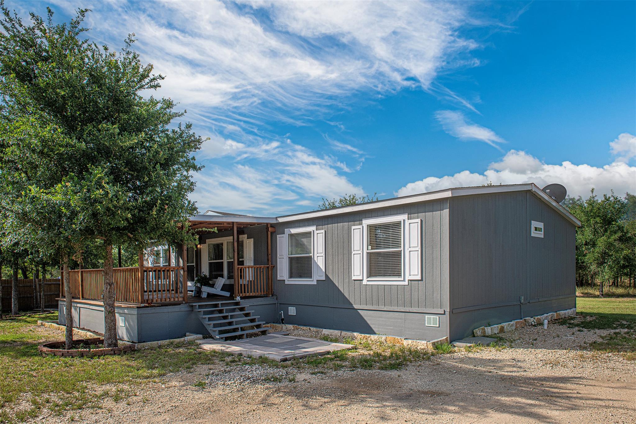 112 Jabali ST — photo 3