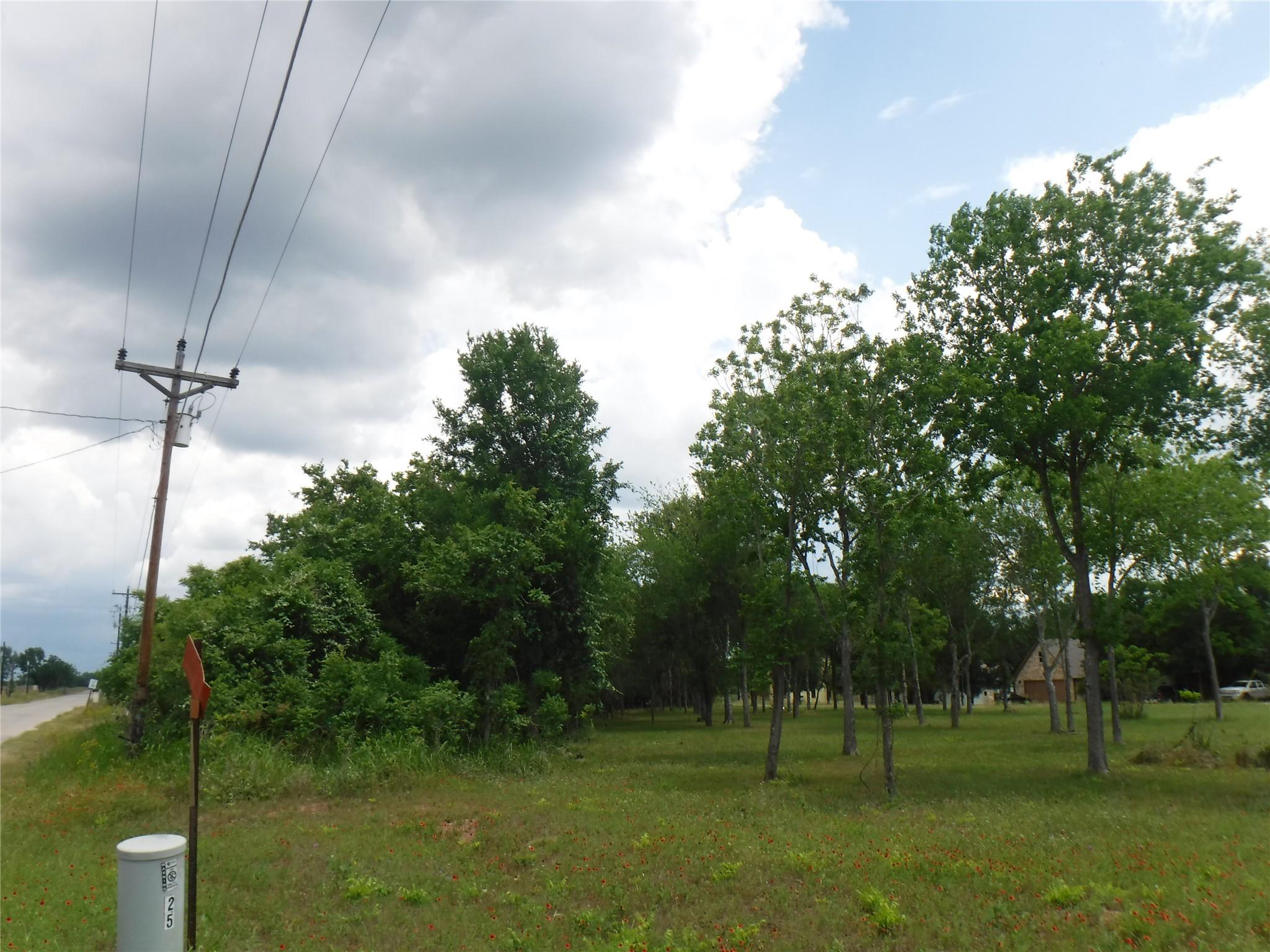 104 Riverside DR — photo 3