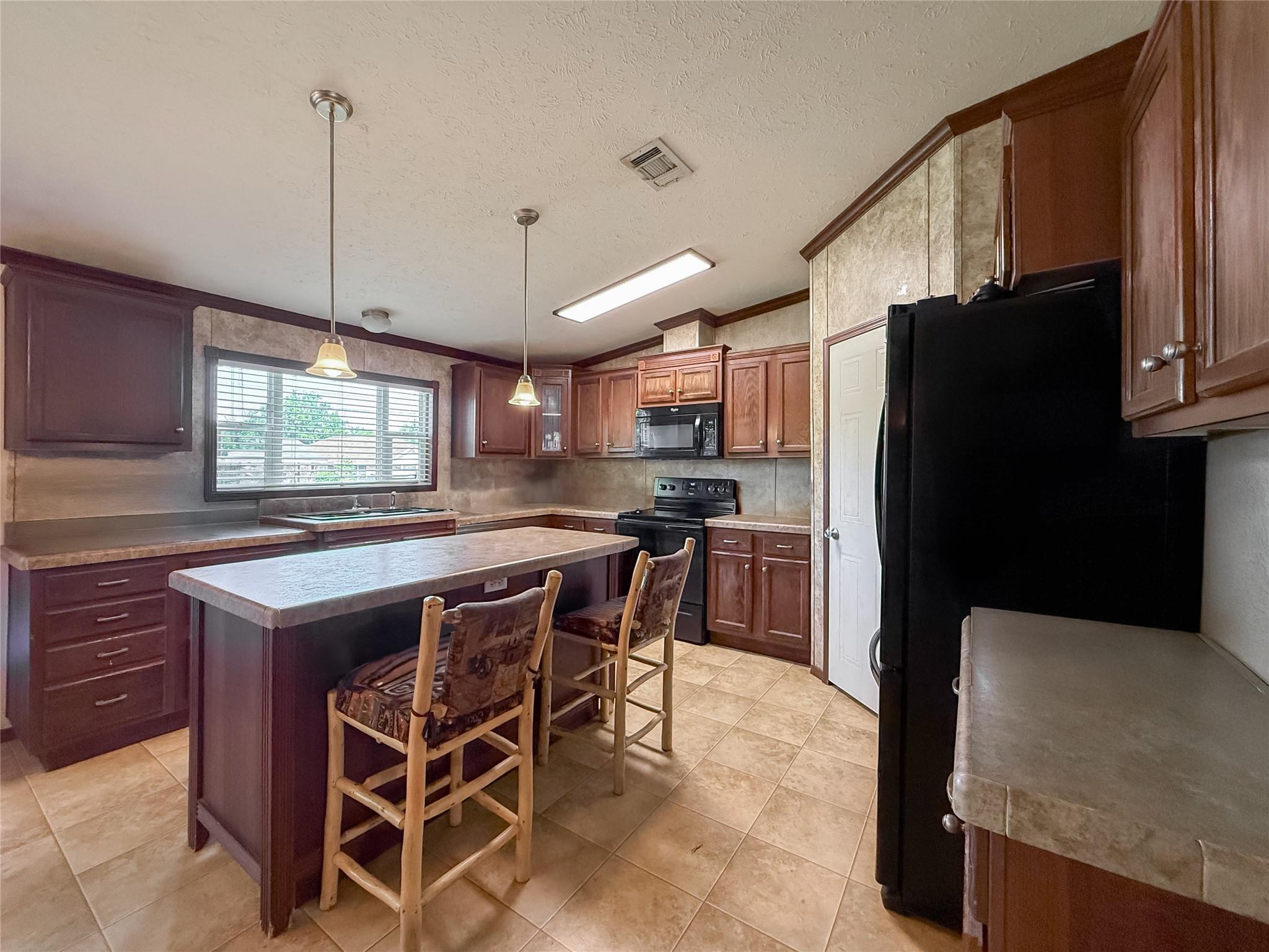 845 Caldwell ST — photo 3