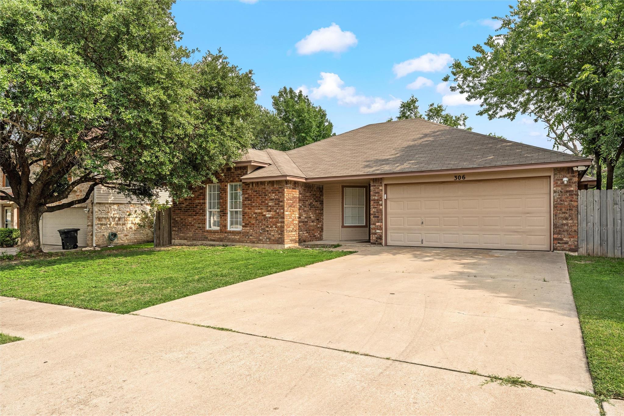 306 Southbrook DR — photo 3