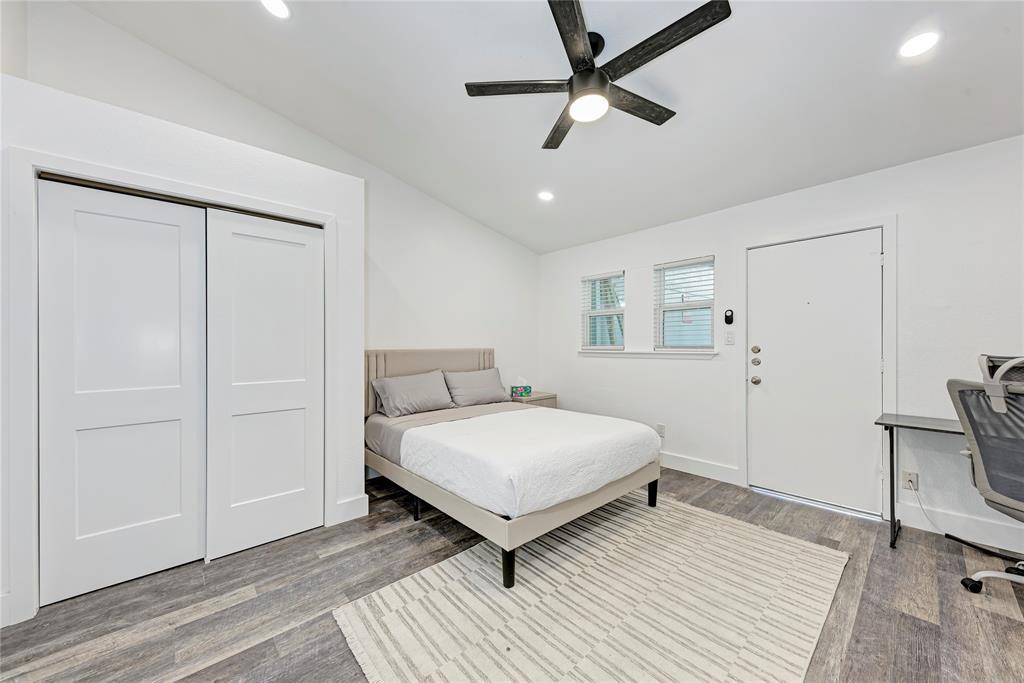 2302 Leon Leon ST #6 — photo 4