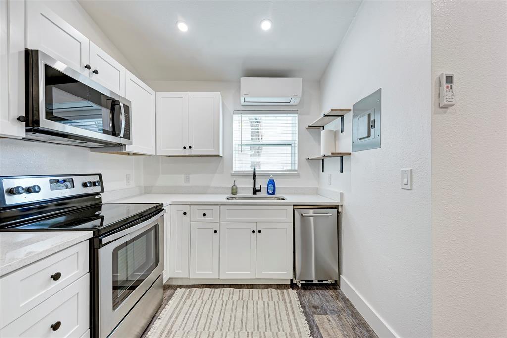 2302 Leon ST #5 — photo 5