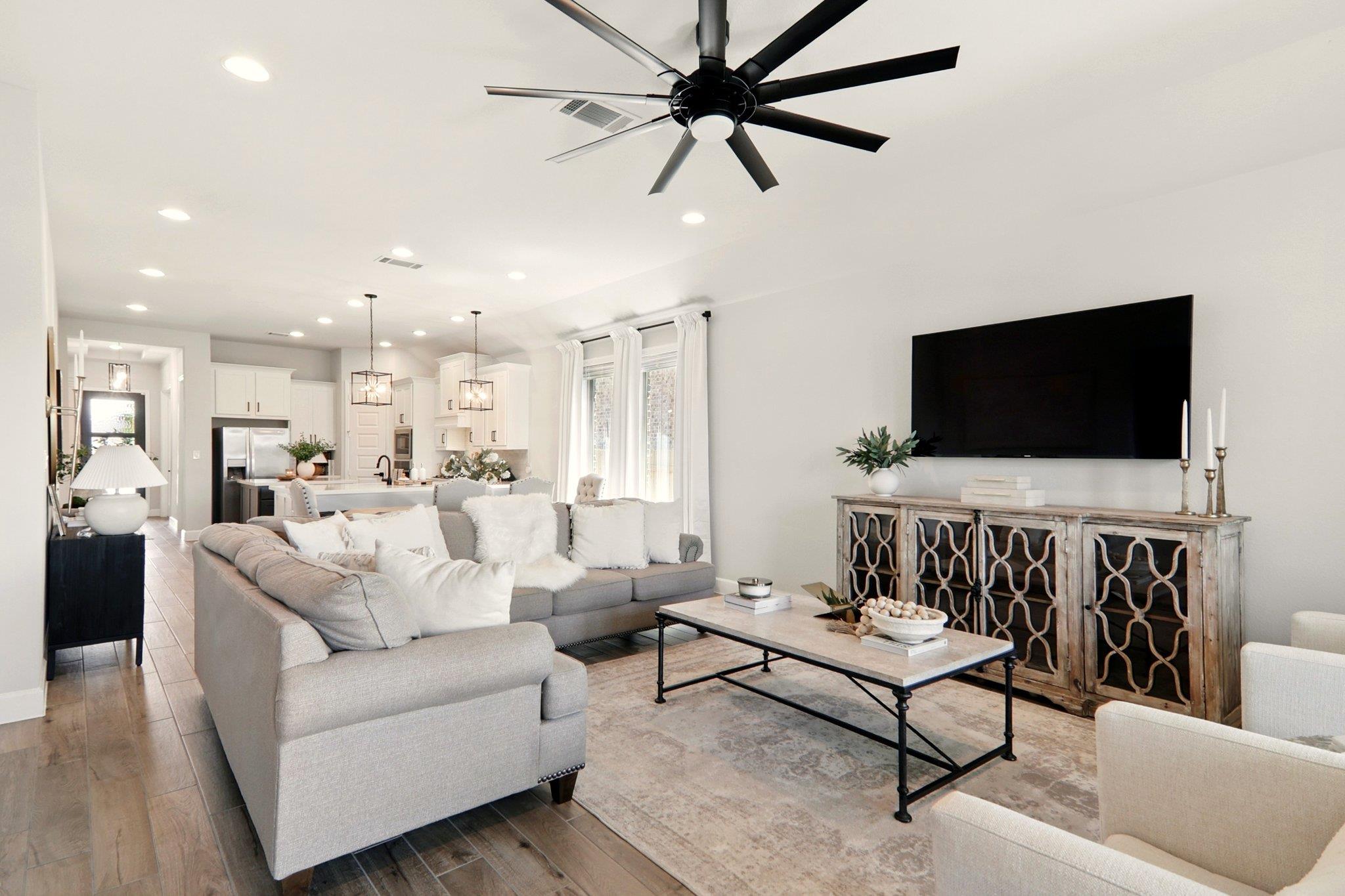 112 Rosemary CT — photo 4