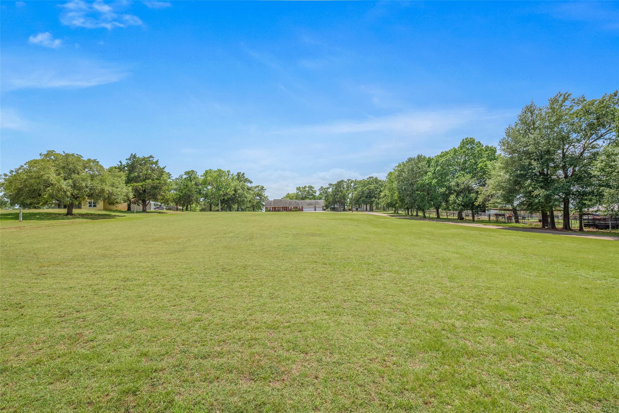 1110 County Road 439 — photo 3