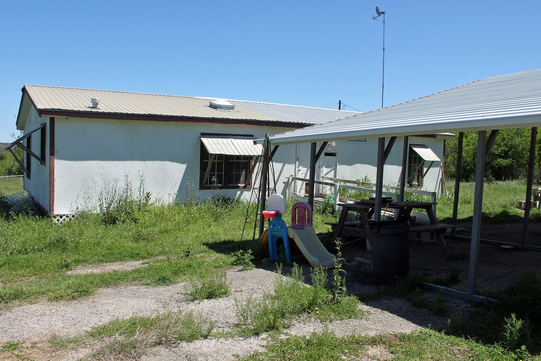 1023 Sierra DR — photo 3