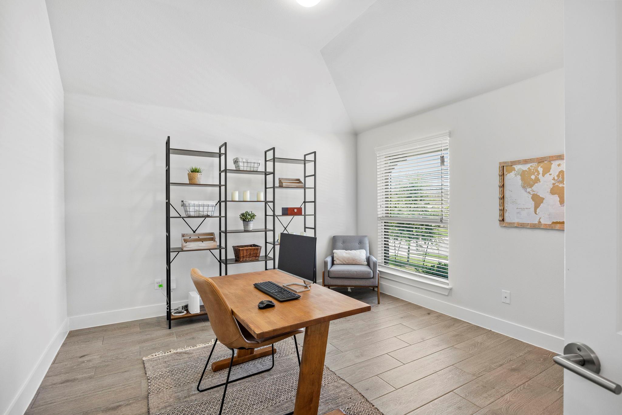 532 Elm Green ST — photo 4