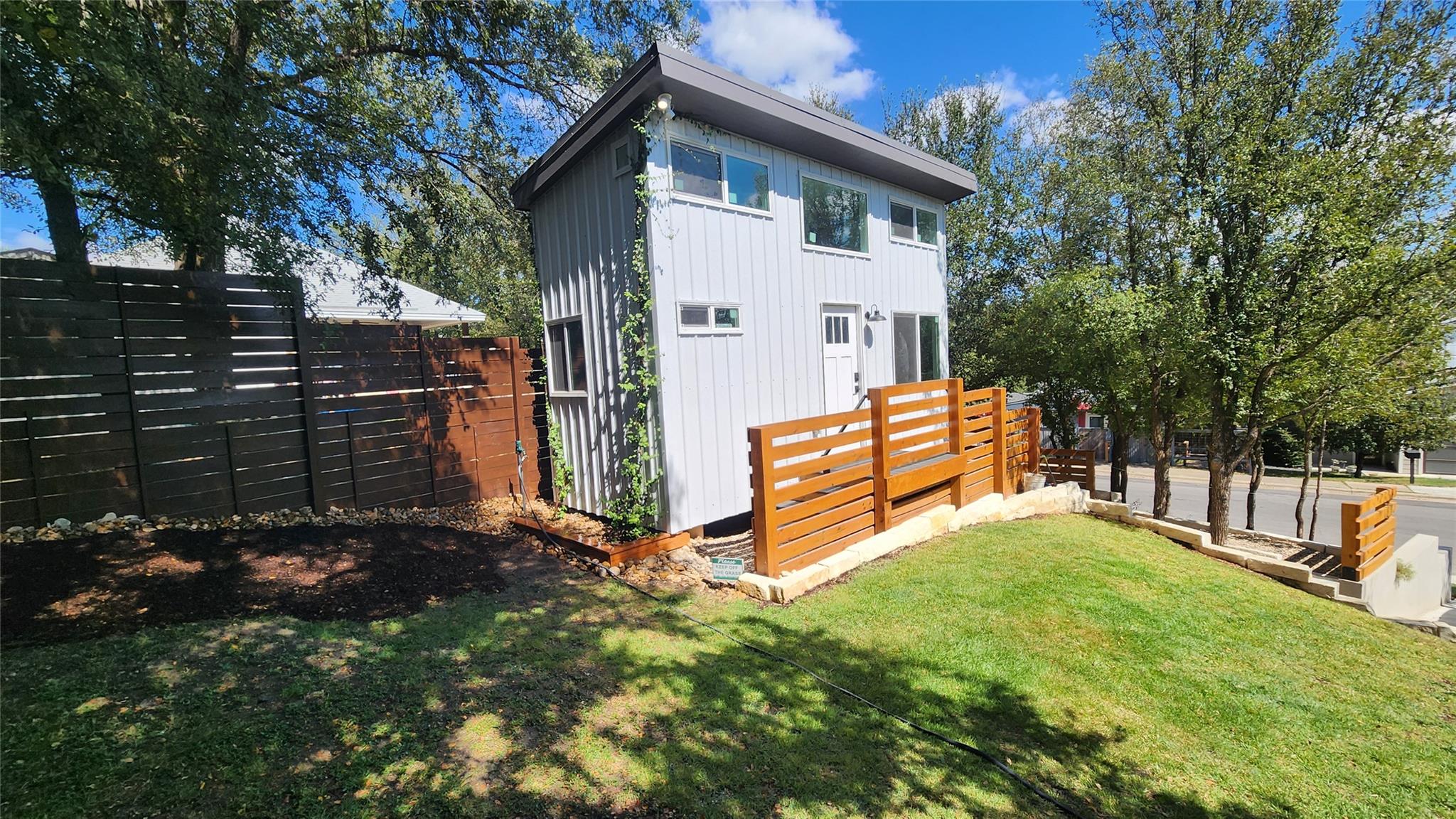 1134 Lott Ave — photo 4