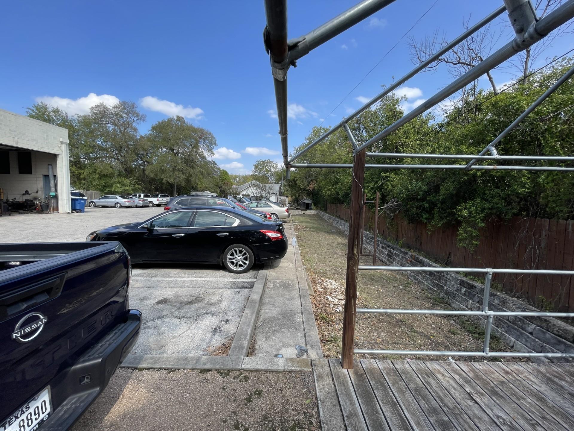 1900 Fortview RD — photo 3