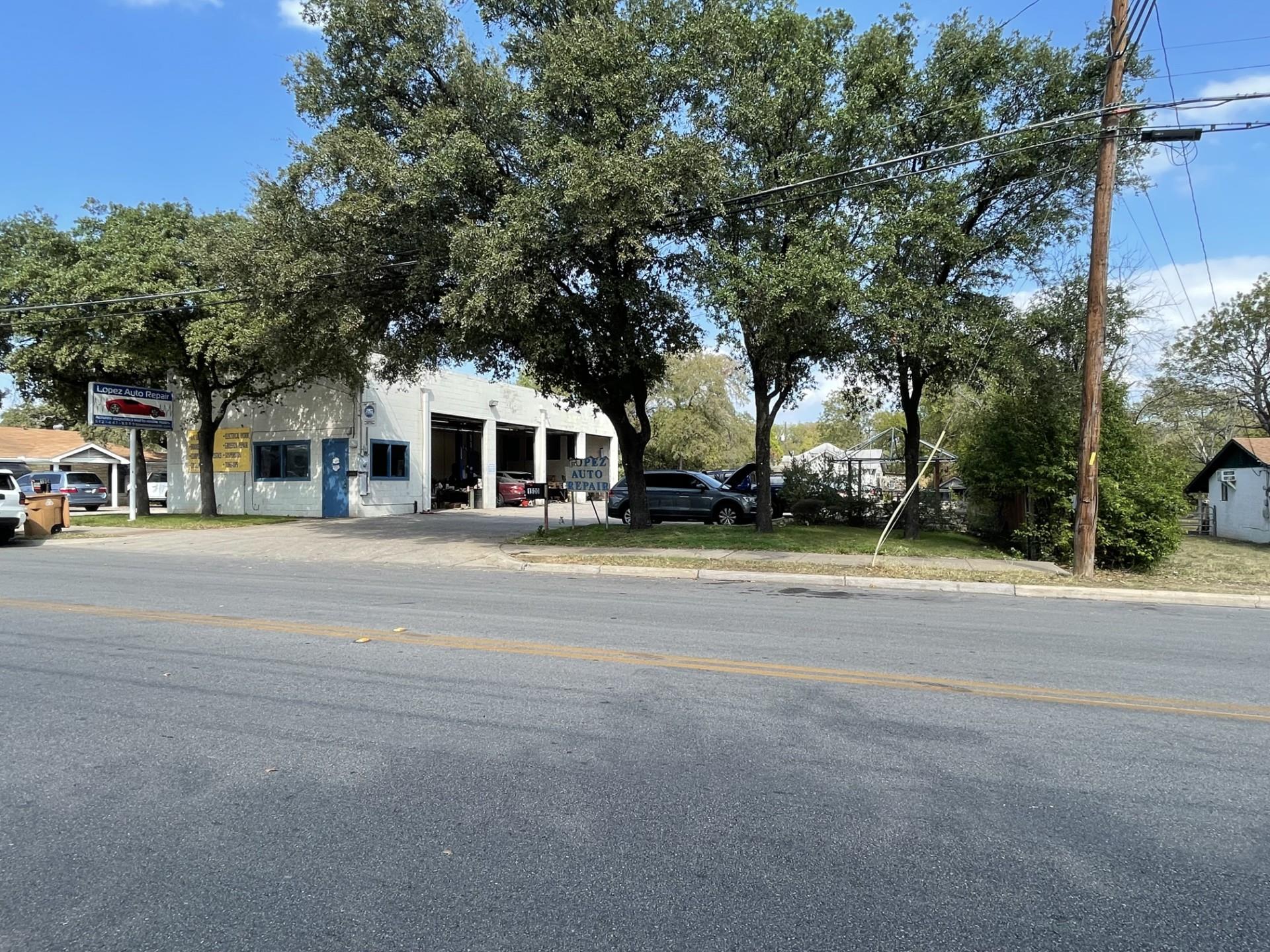 1900 Fortview RD — photo 4