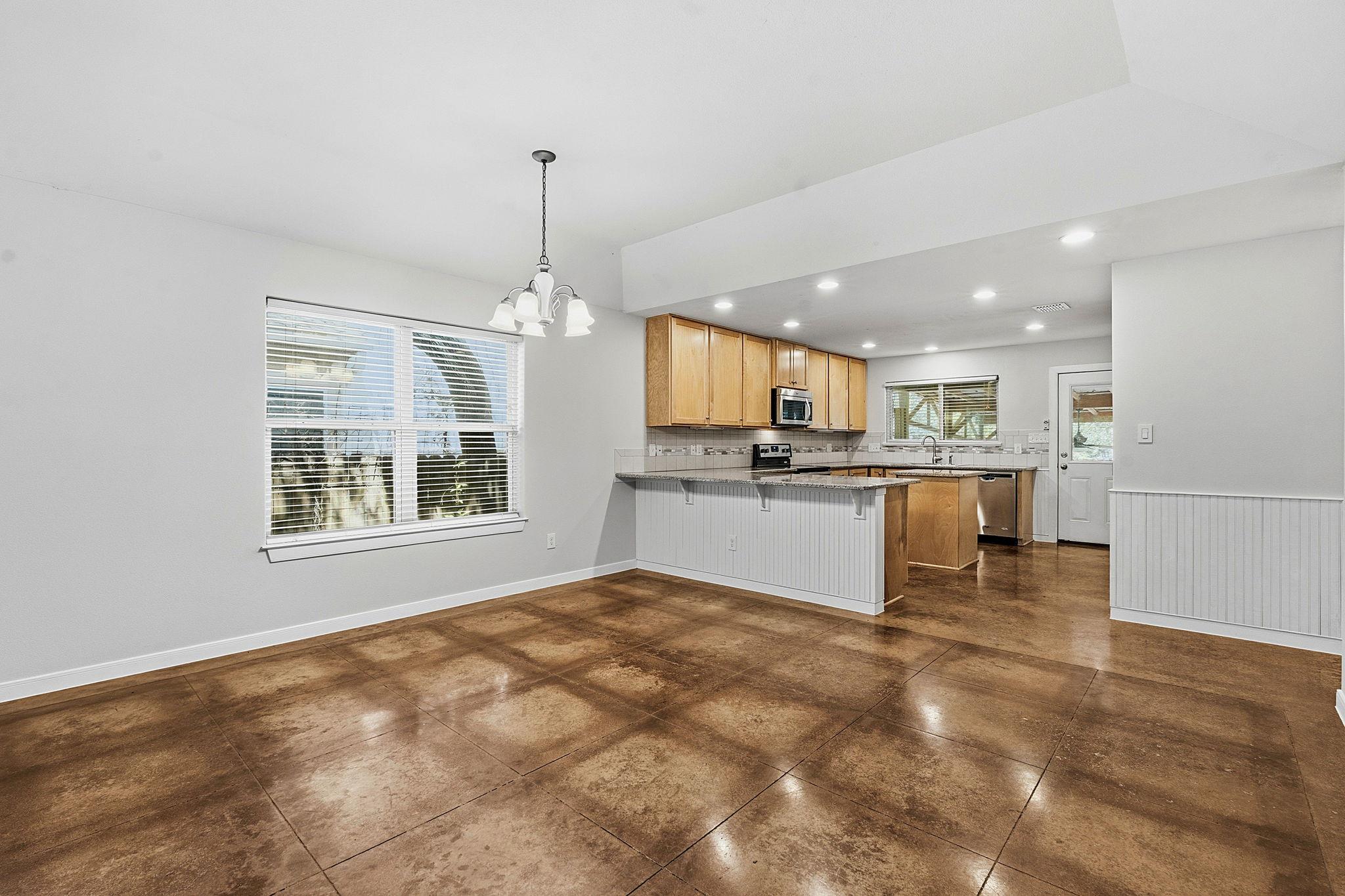 1105 Delmar ST — photo 4