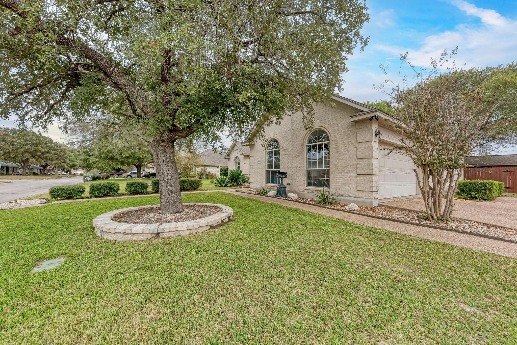 1610 Meadow LN — photo 3