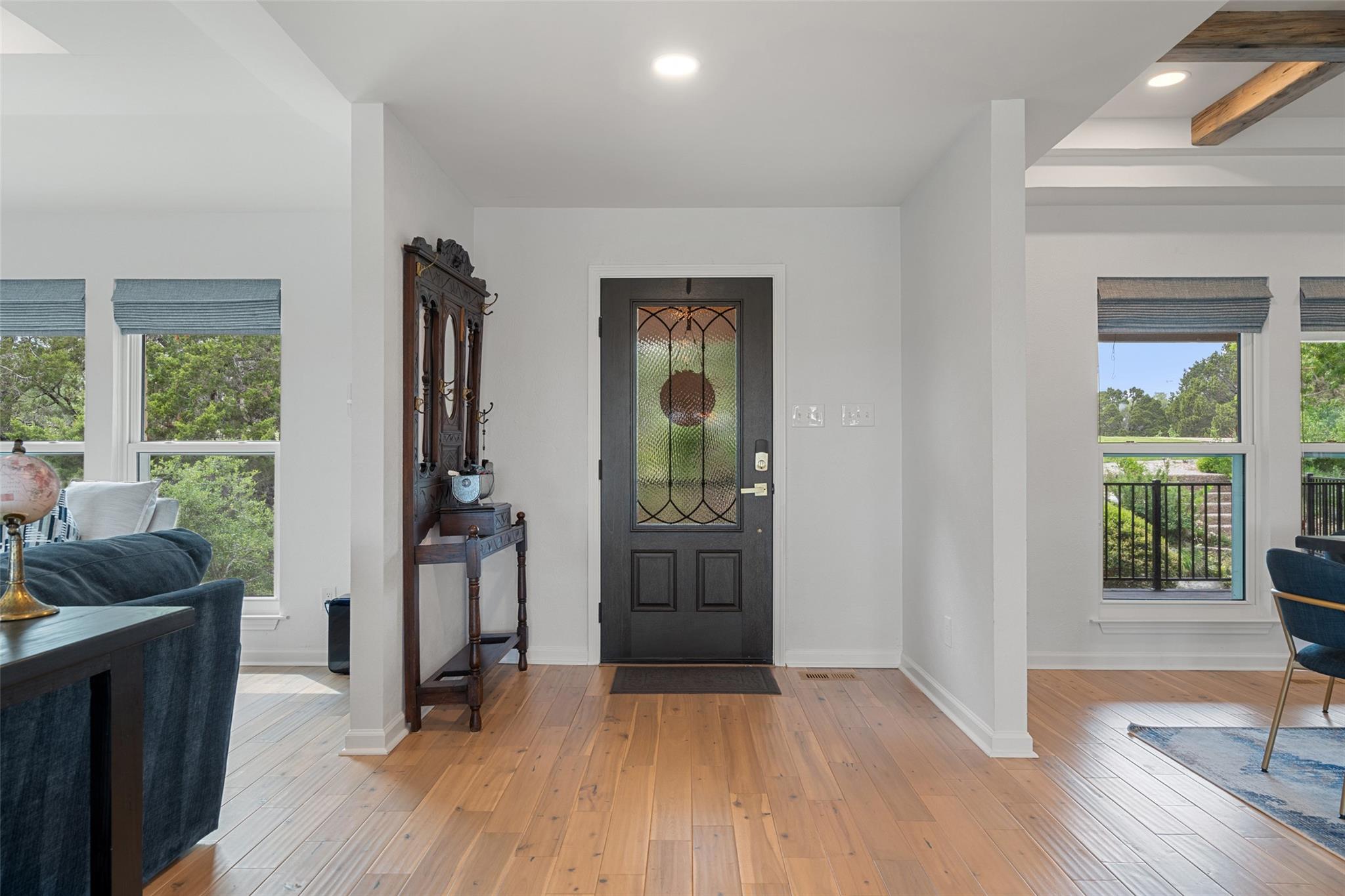 105 Stonegate LN — photo 4
