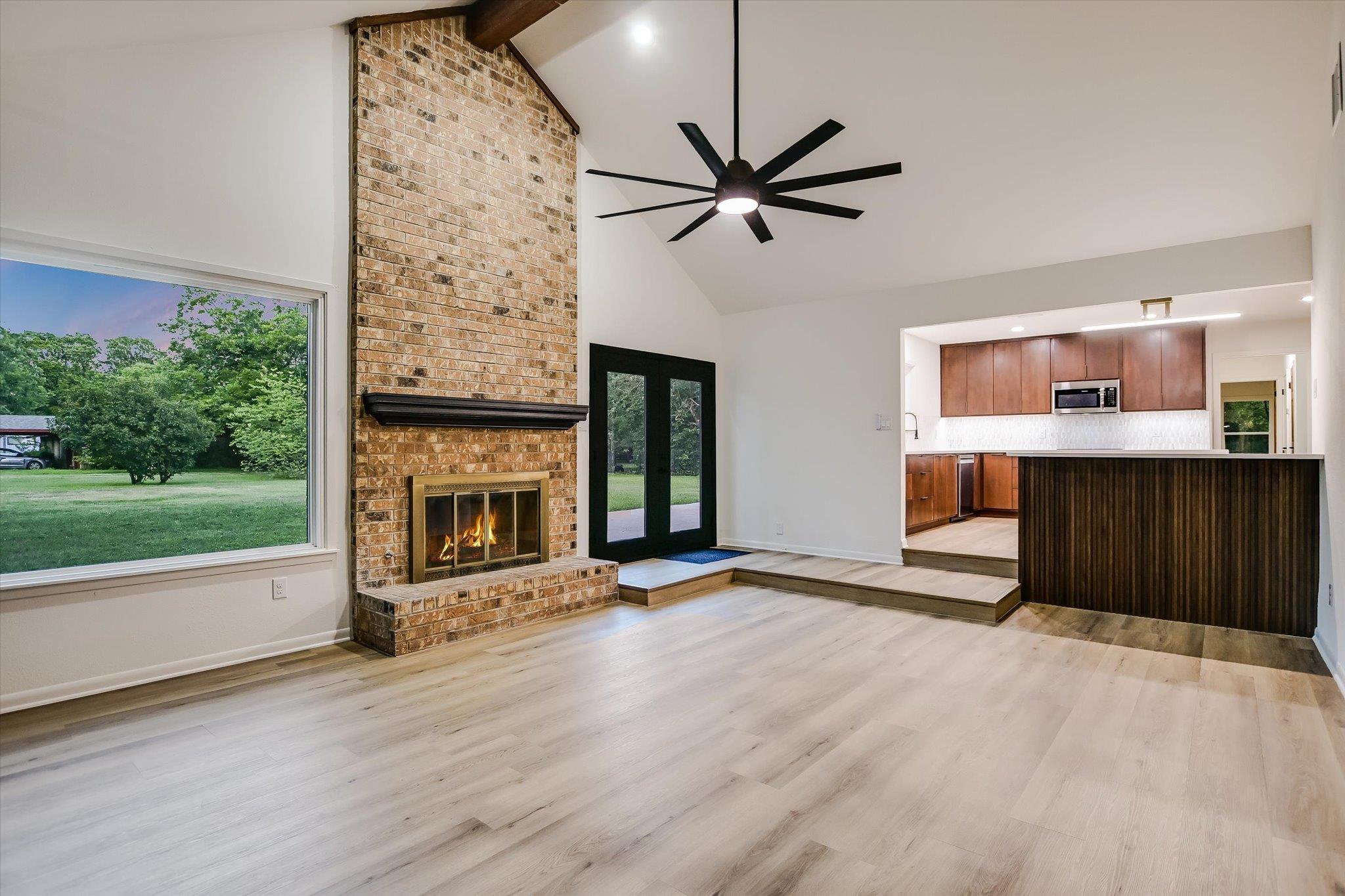 503 Elm ST — photo 3