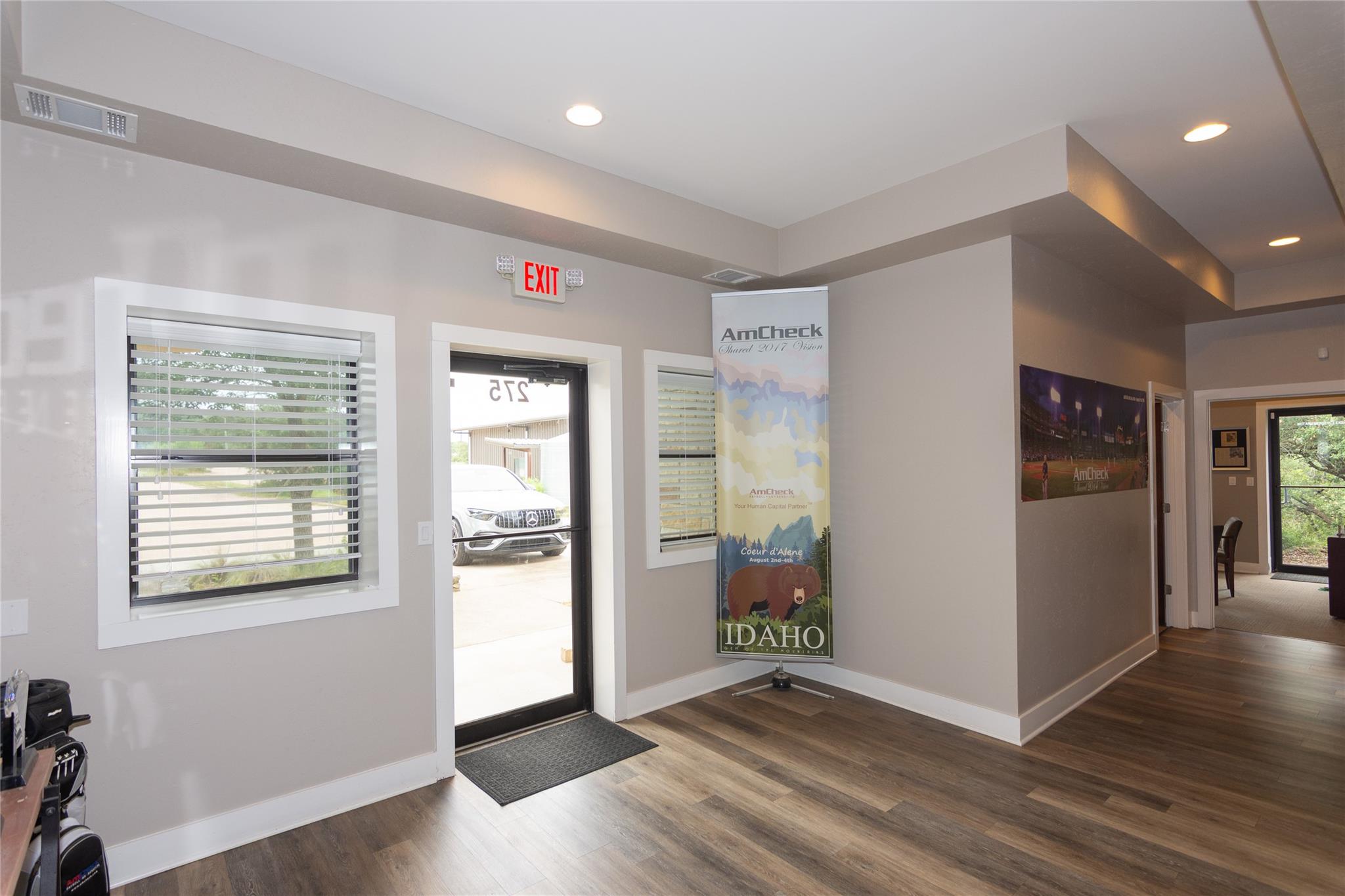 275 Frog Pond LN — photo 3