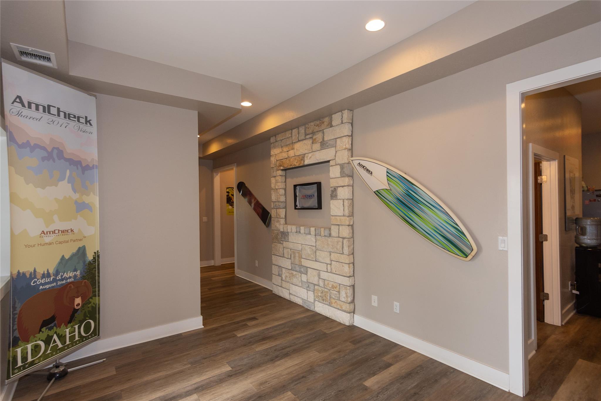 275 Frog Pond LN — photo 4