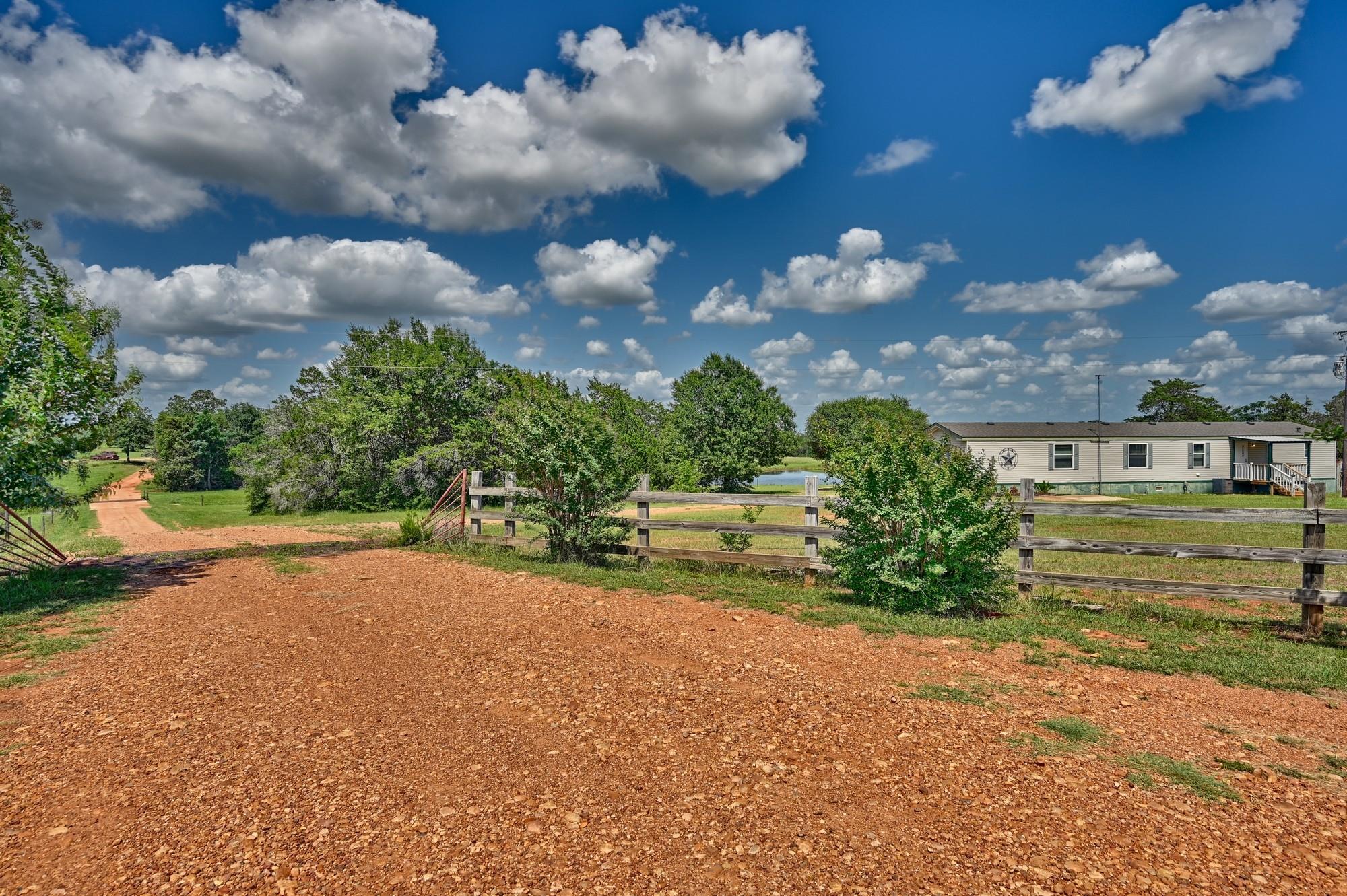 1368 County Road 207