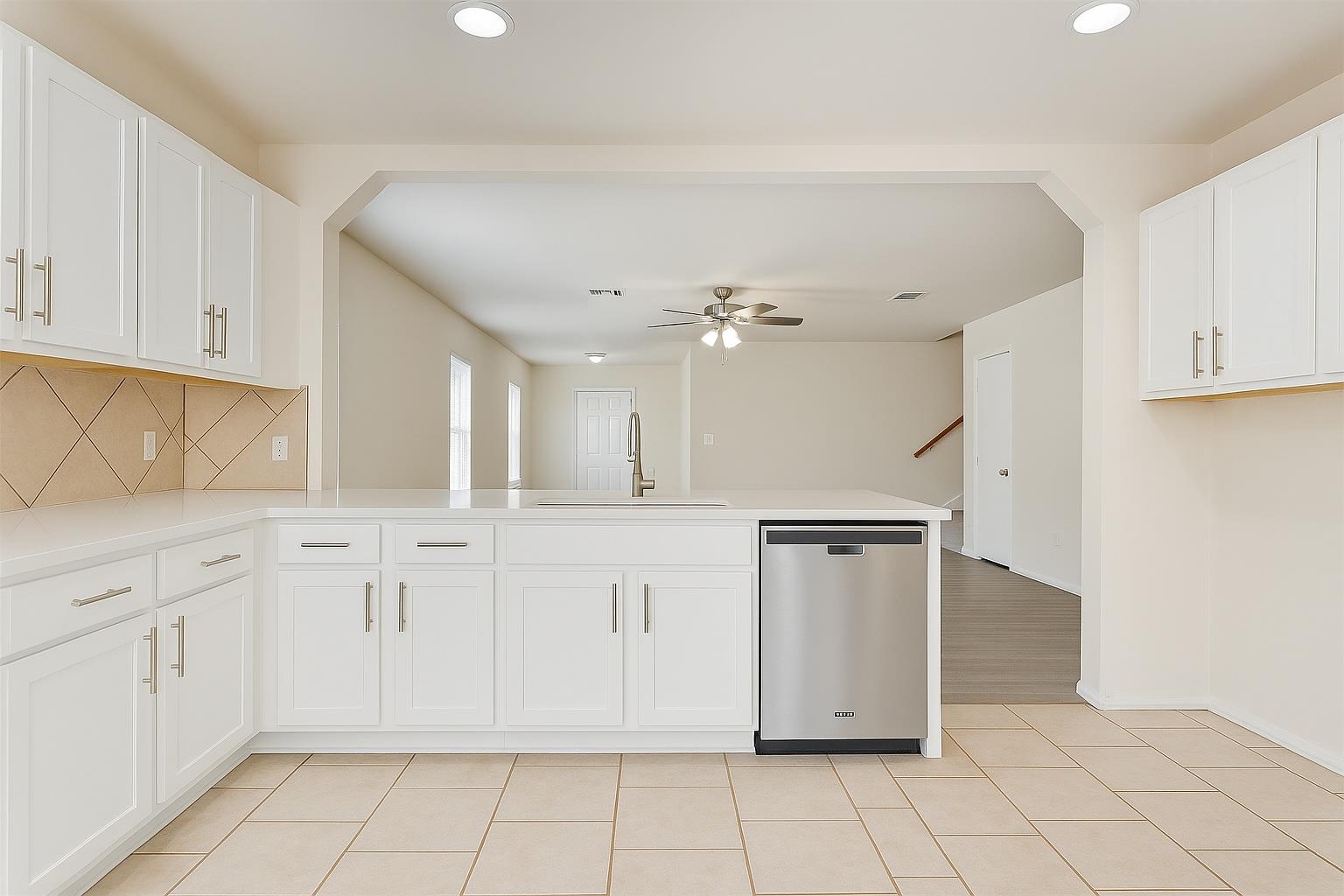 7432 Cayenne LN — photo 4