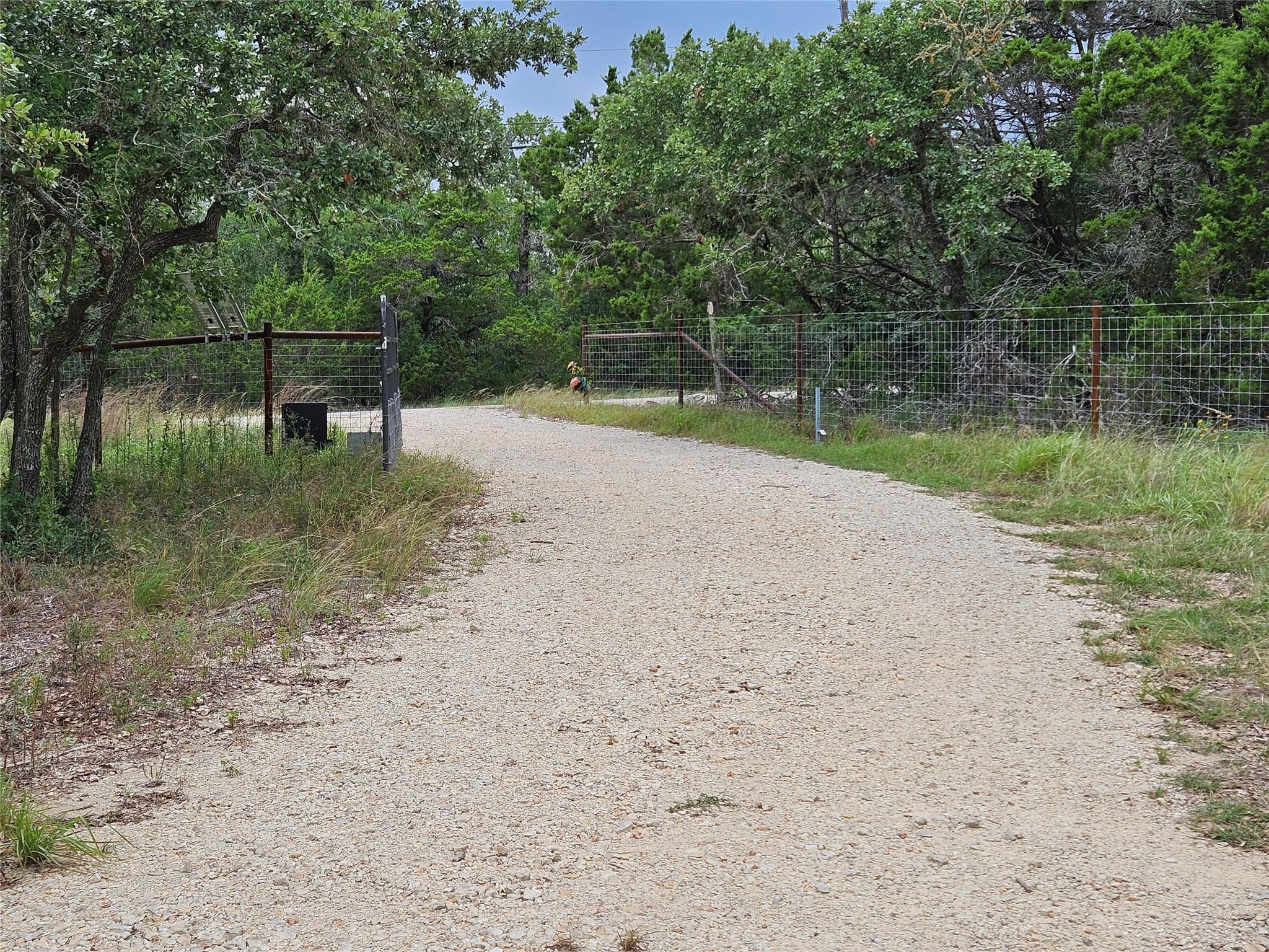 4400 Hilliard RD — photo 3