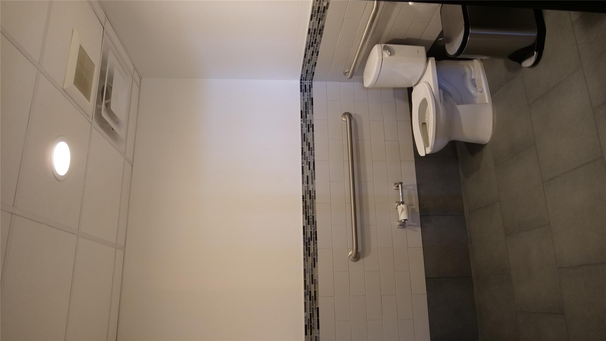 2210 Western Trails BLVD — photo 4