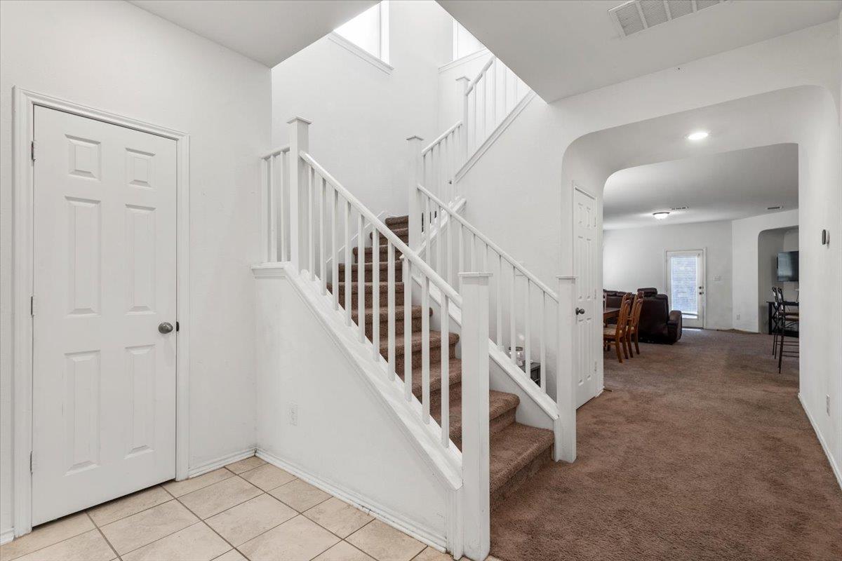 239 Crimson LN — photo 4