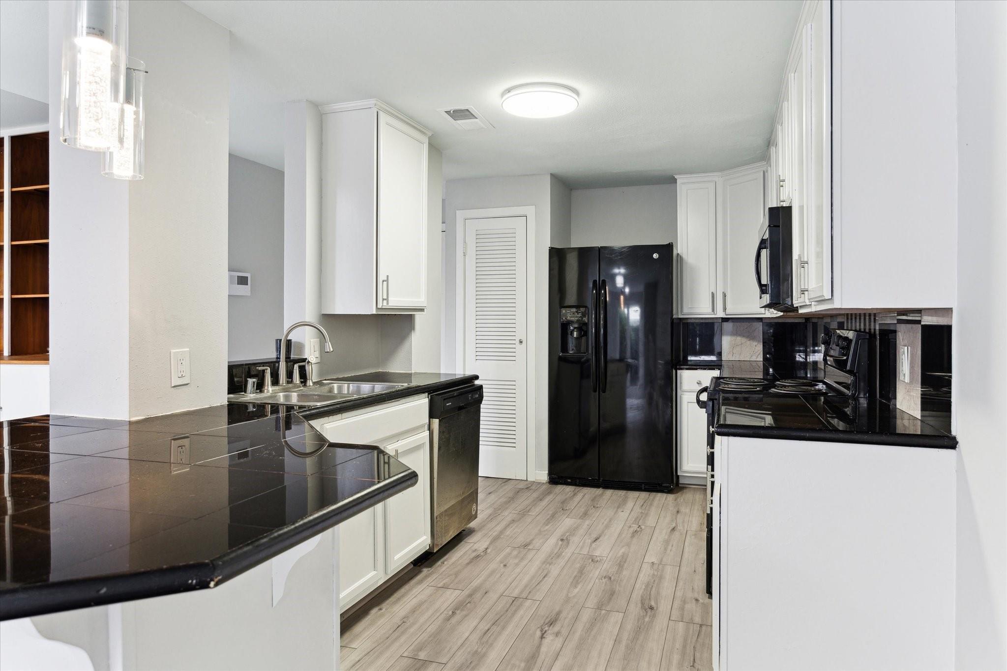 3300 Yorktown ST #13 — photo 4