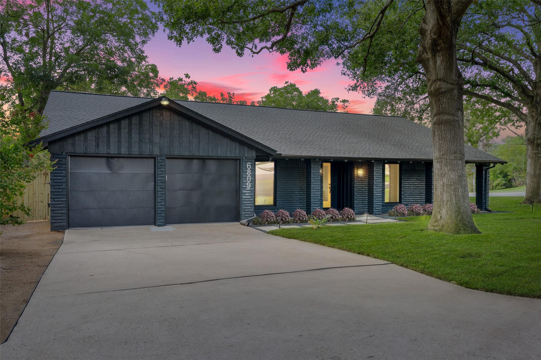 6809 Willamette DR — photo 3