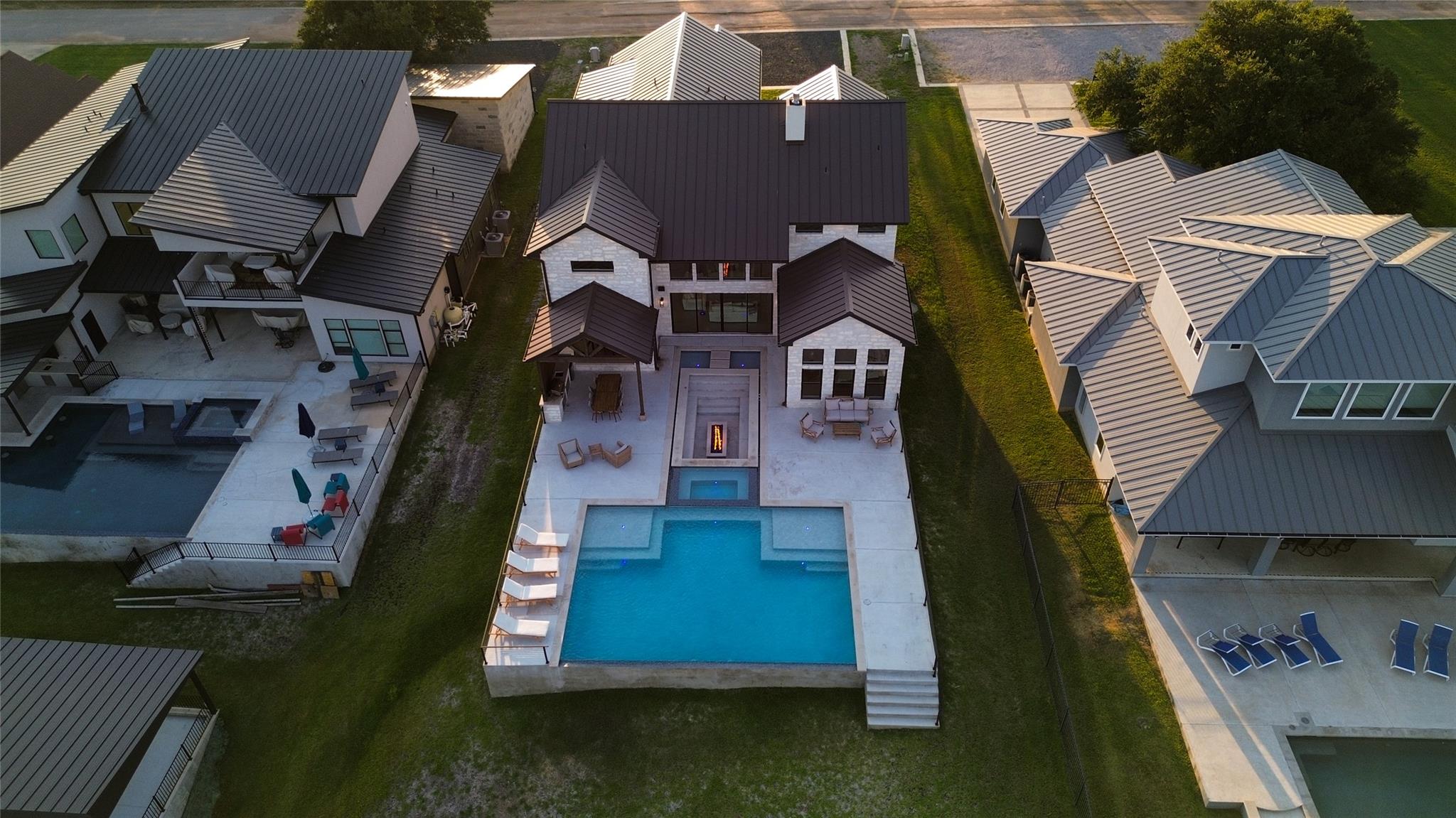 241 Lazy Oaks LN — photo 4