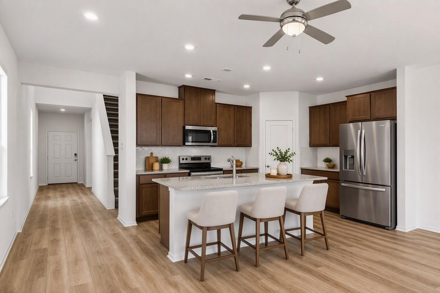 260 Feathers ST — photo 4