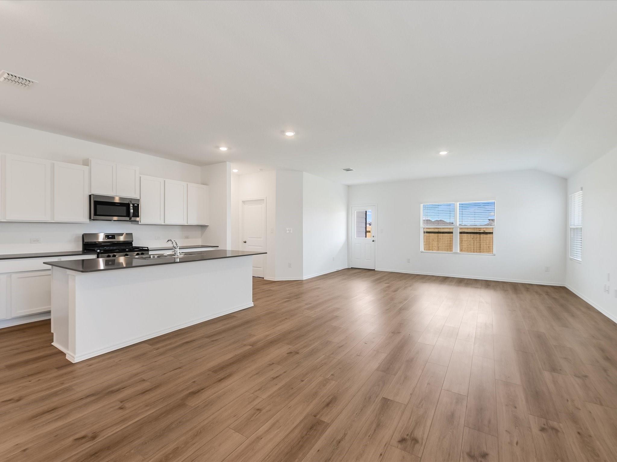 409 Alamito Ave — photo 3