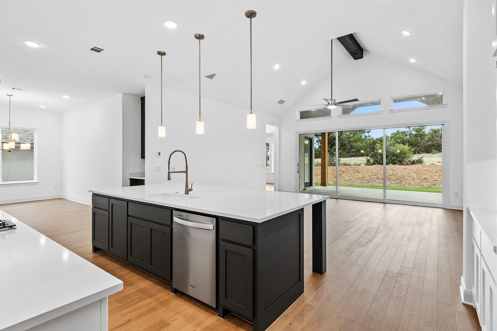 6808 Liberty Grotto CT — photo 5