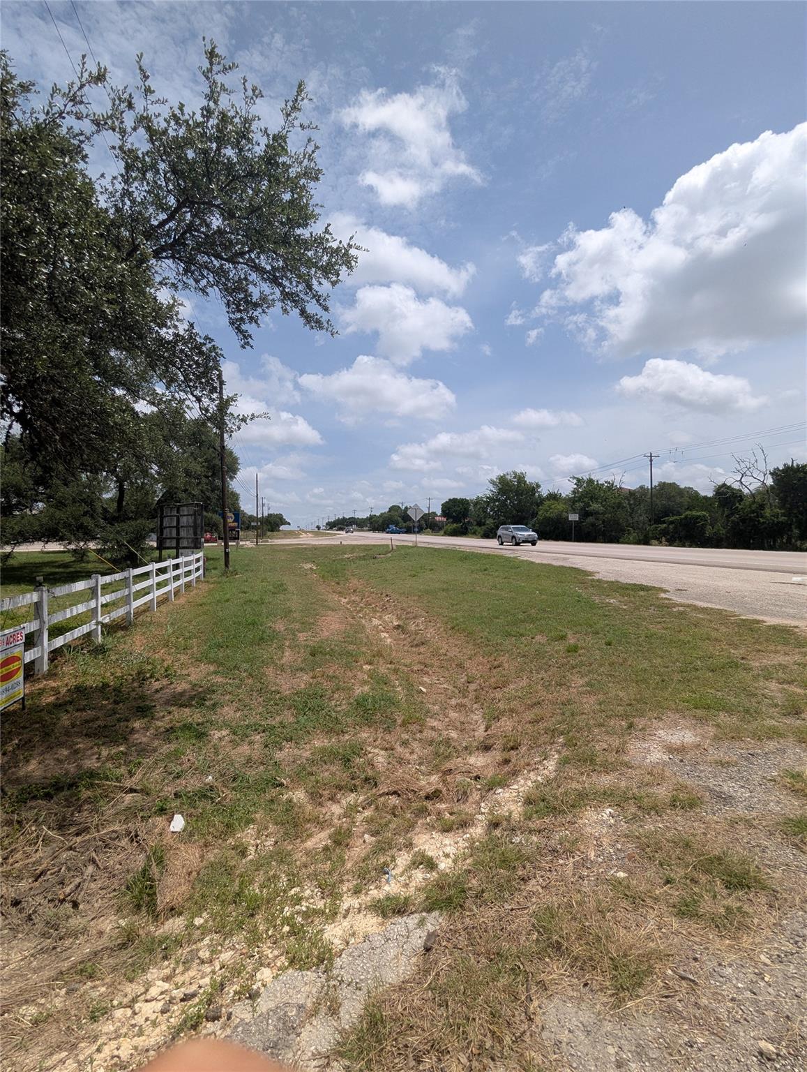 1917 N US Hwy 281 — photo 3
