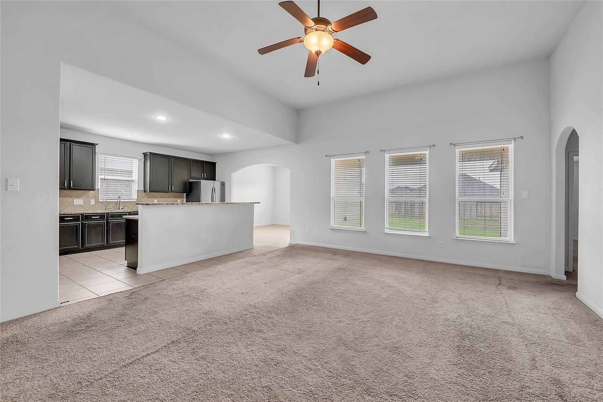 1181 Violet LN — photo 3