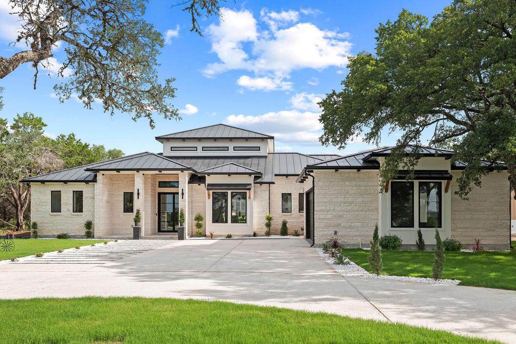 226 Bobby Clark DR