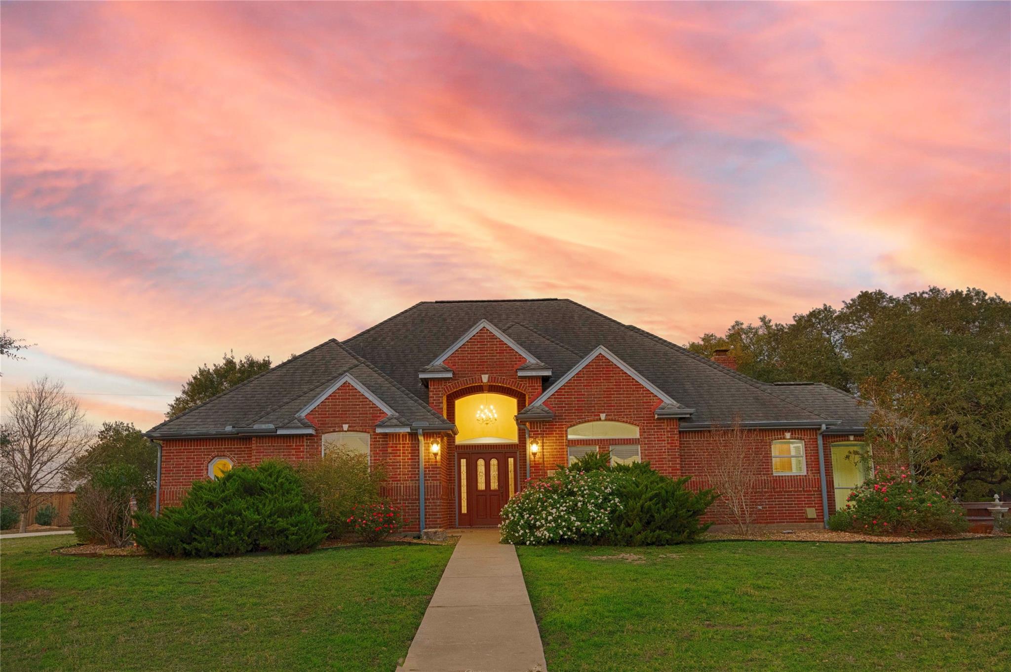 900 Schulze RD