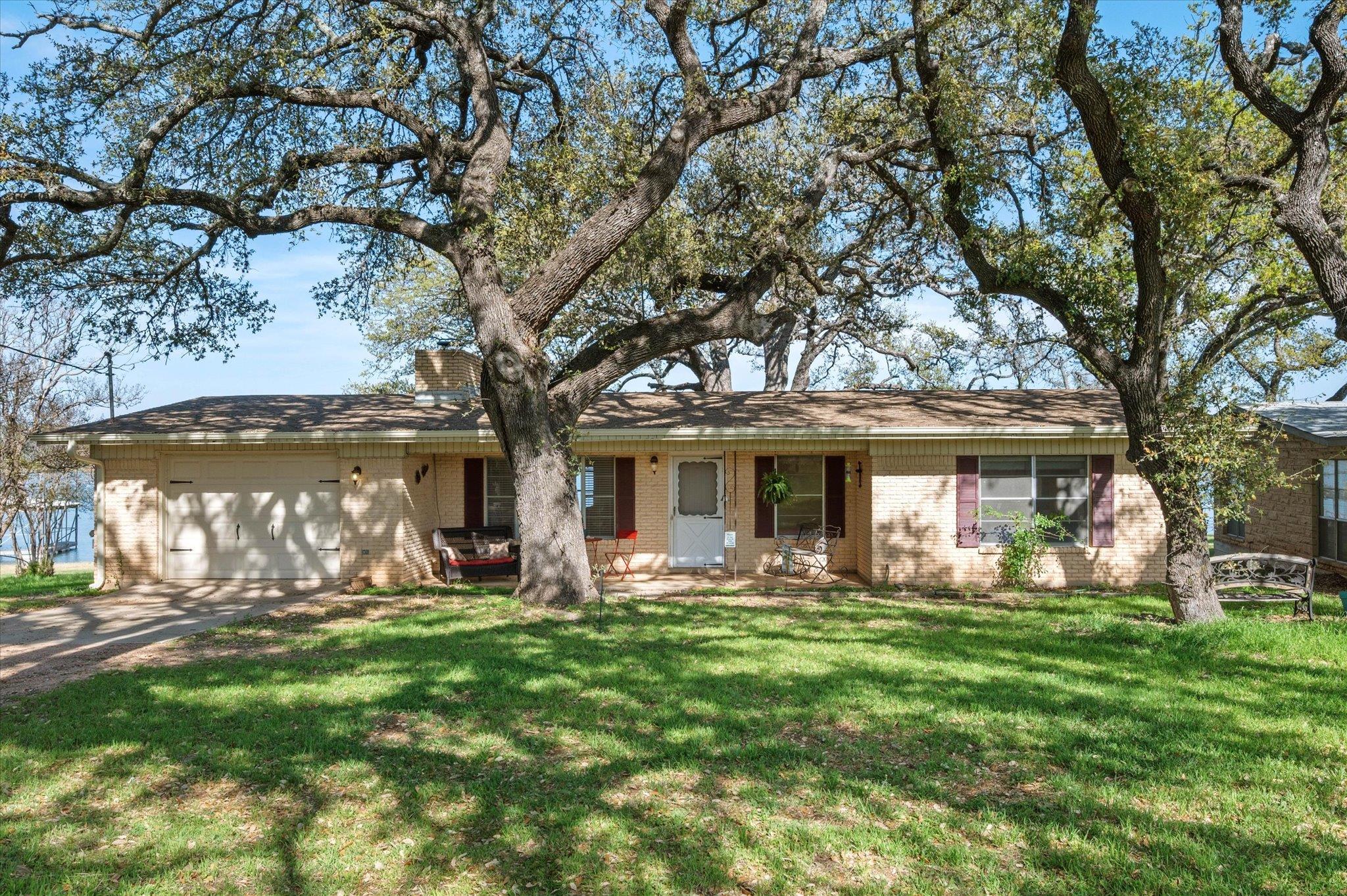 210 Lake LOOP