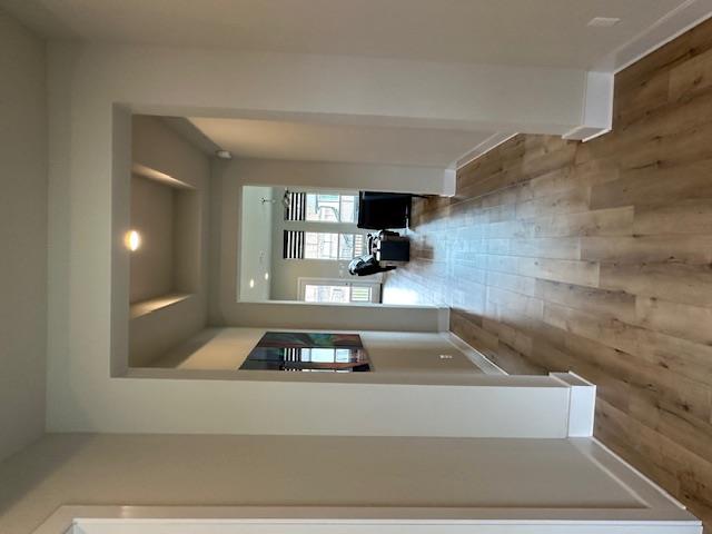 900 Elenora DR — photo 3