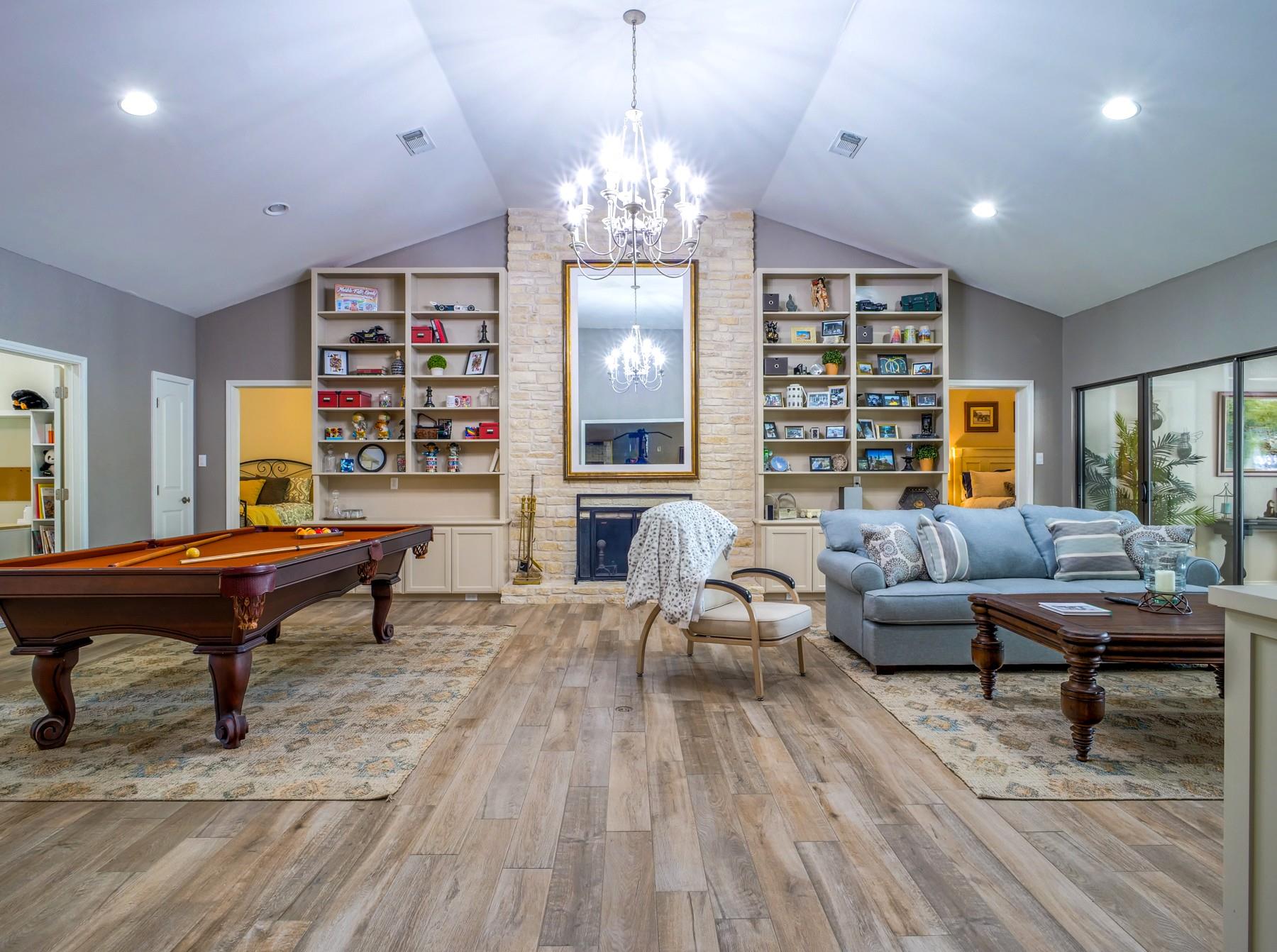 313 Meadowlakes DR — photo 3