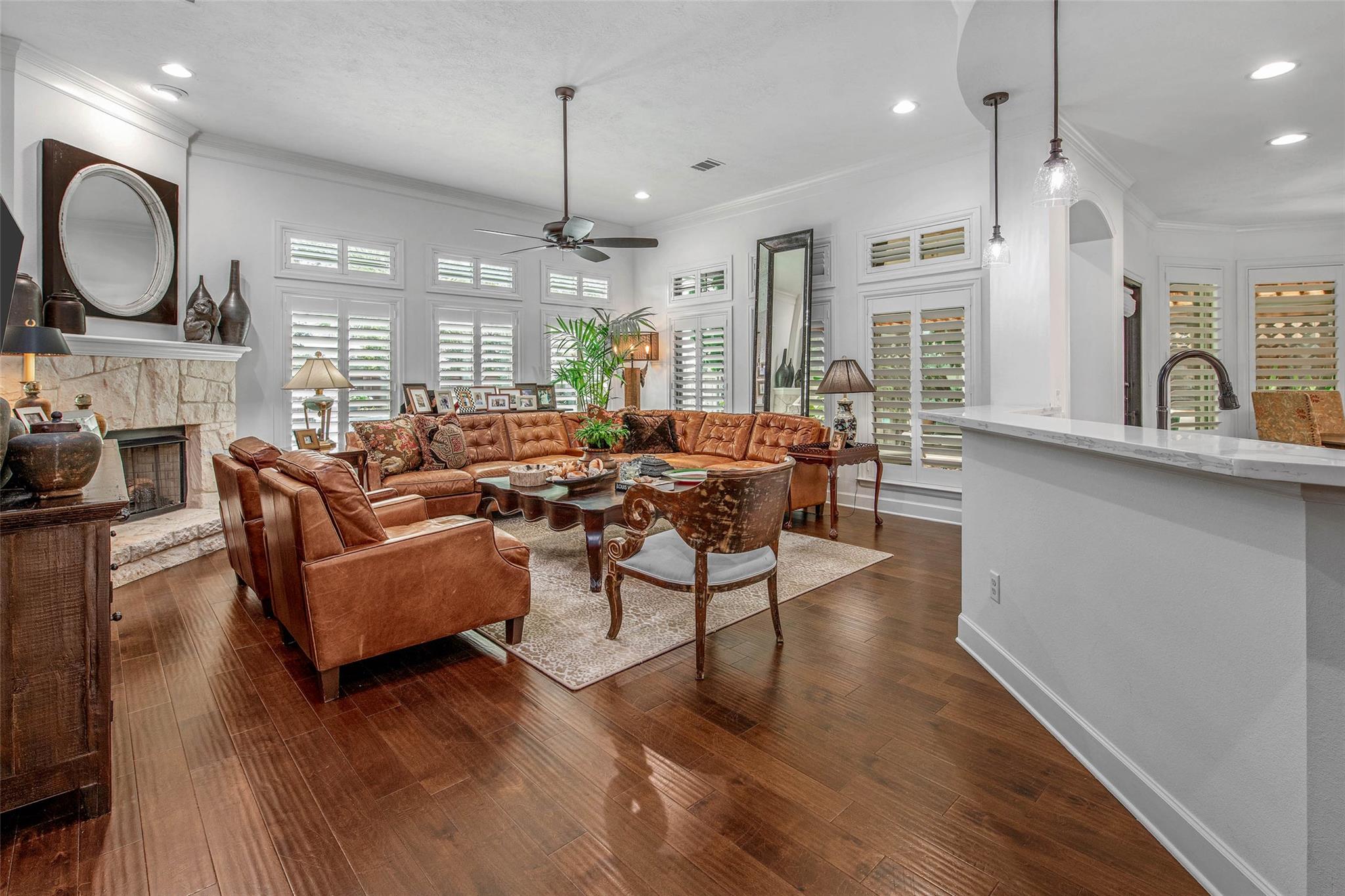 4001 Dunlap LOOP — photo 4