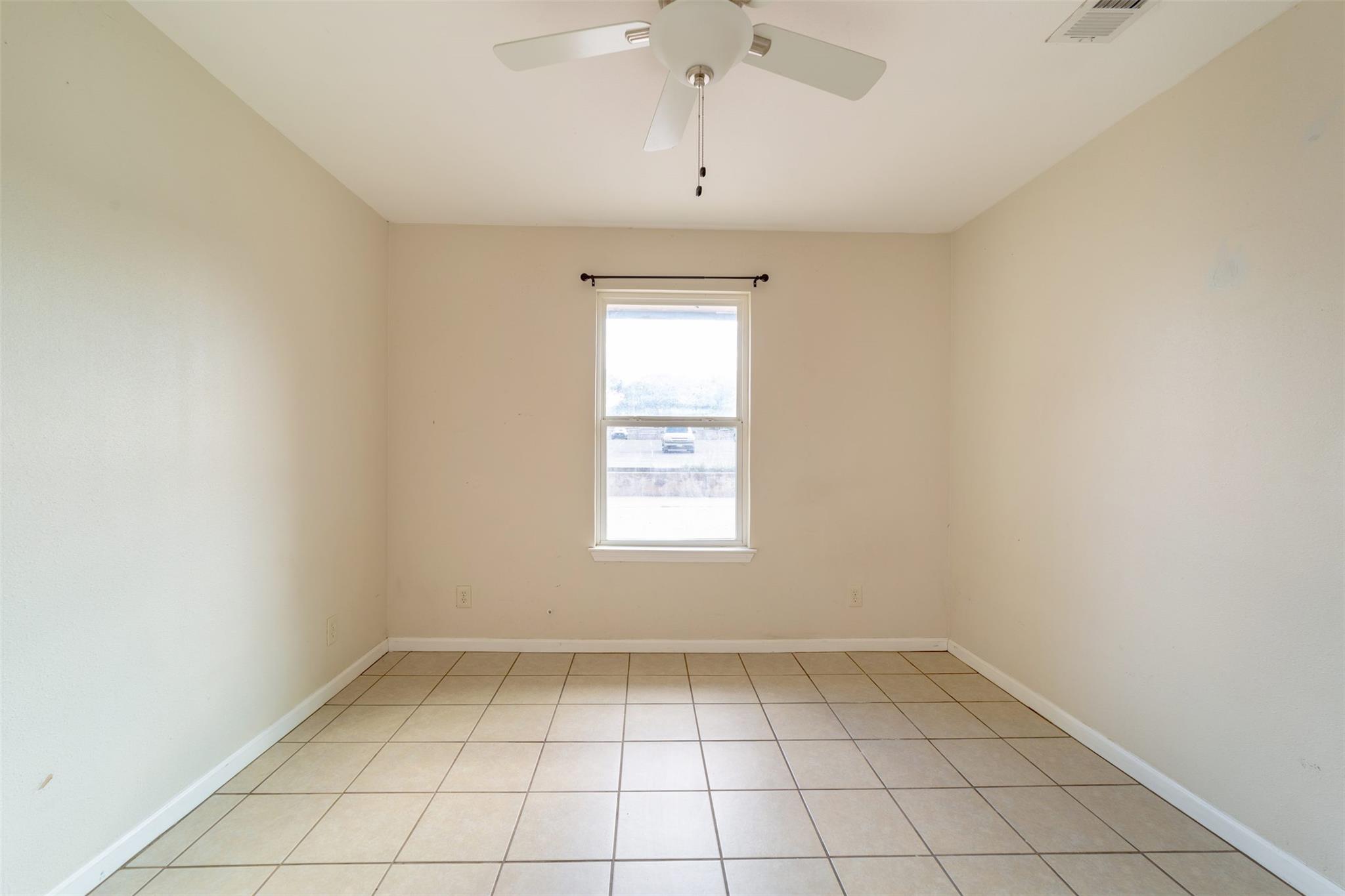1738 Rutland DR #A — photo 4