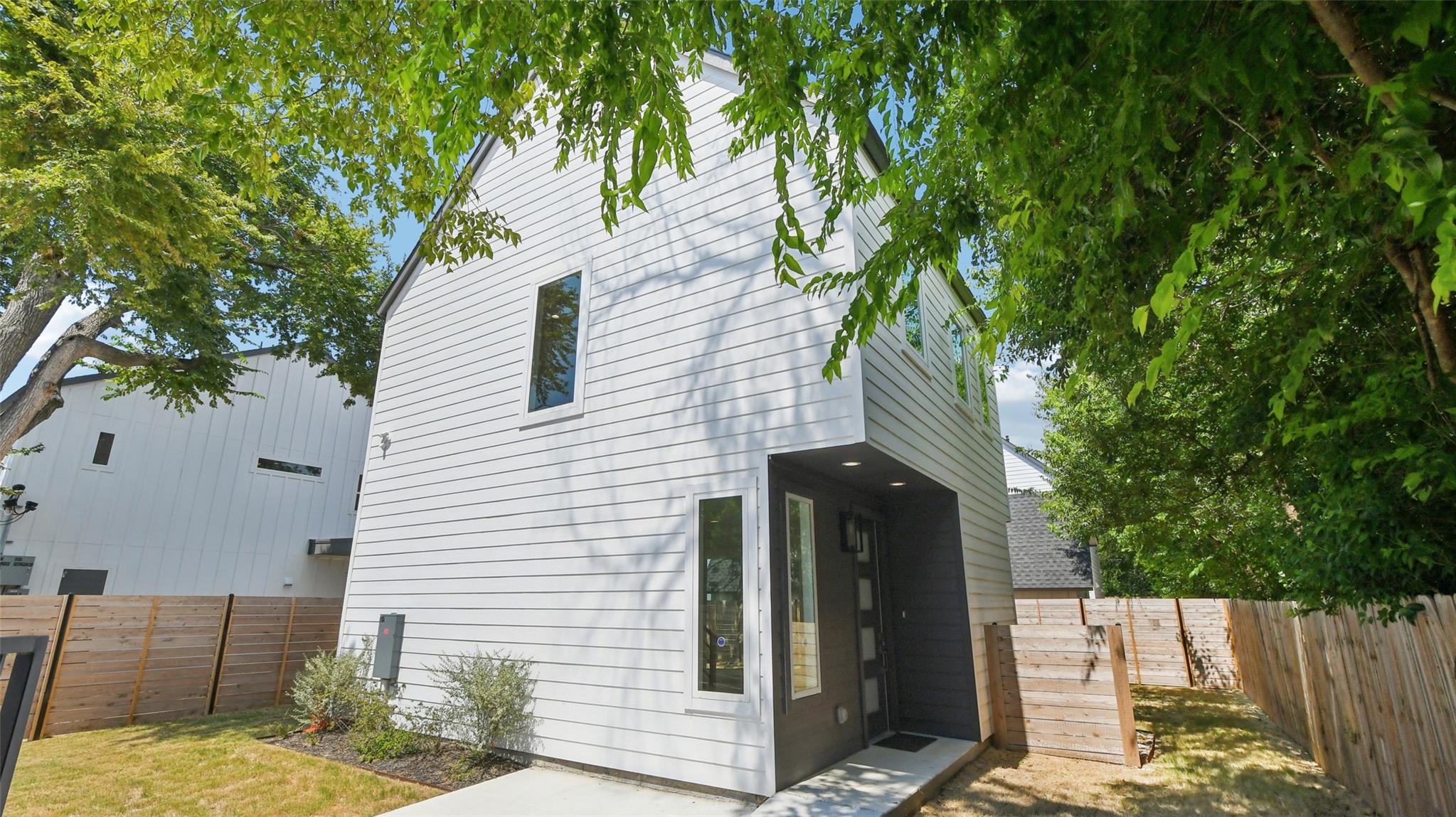 9104 Georgian DR — photo 3