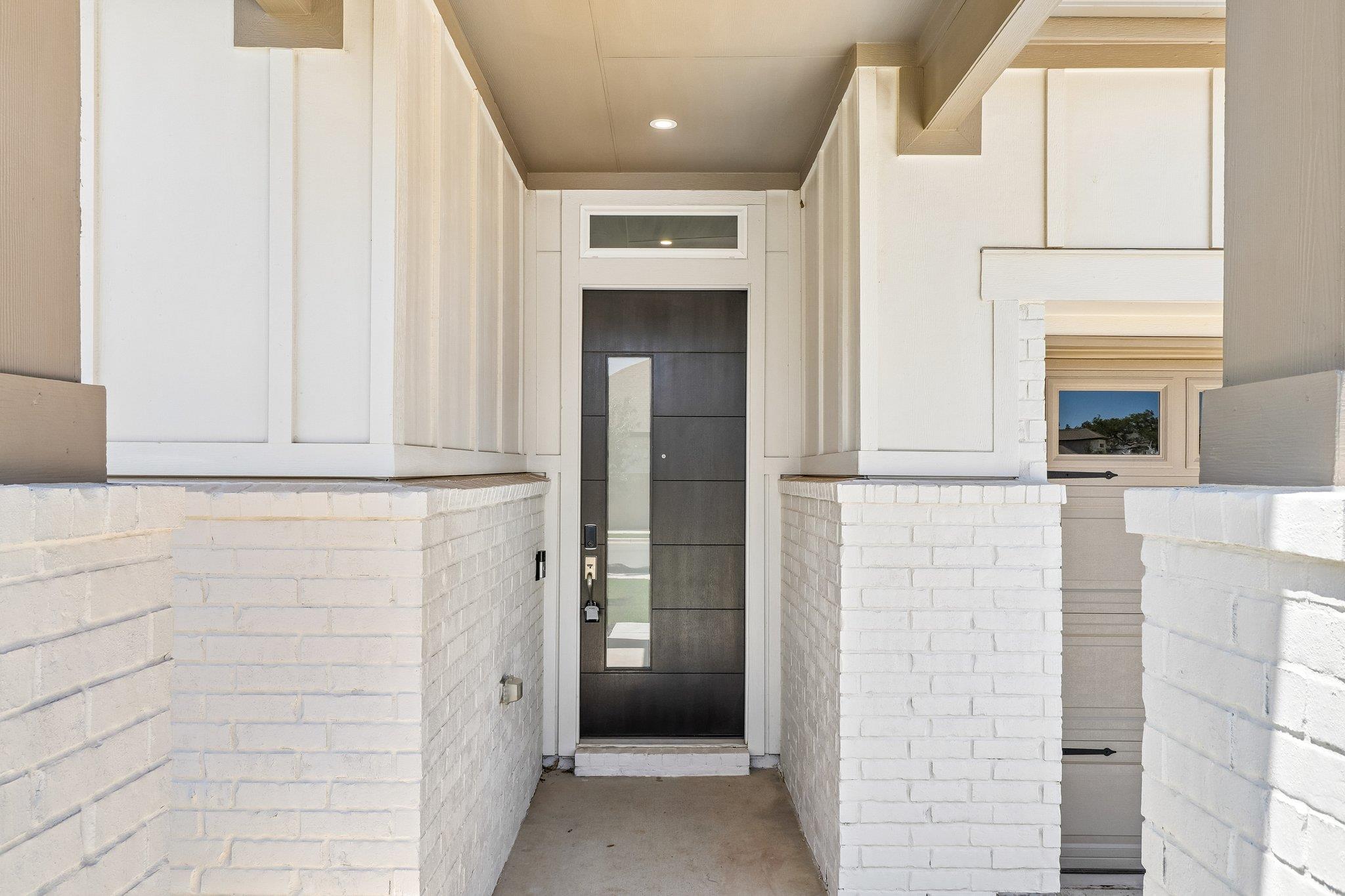 214 San Saba DR — photo 3