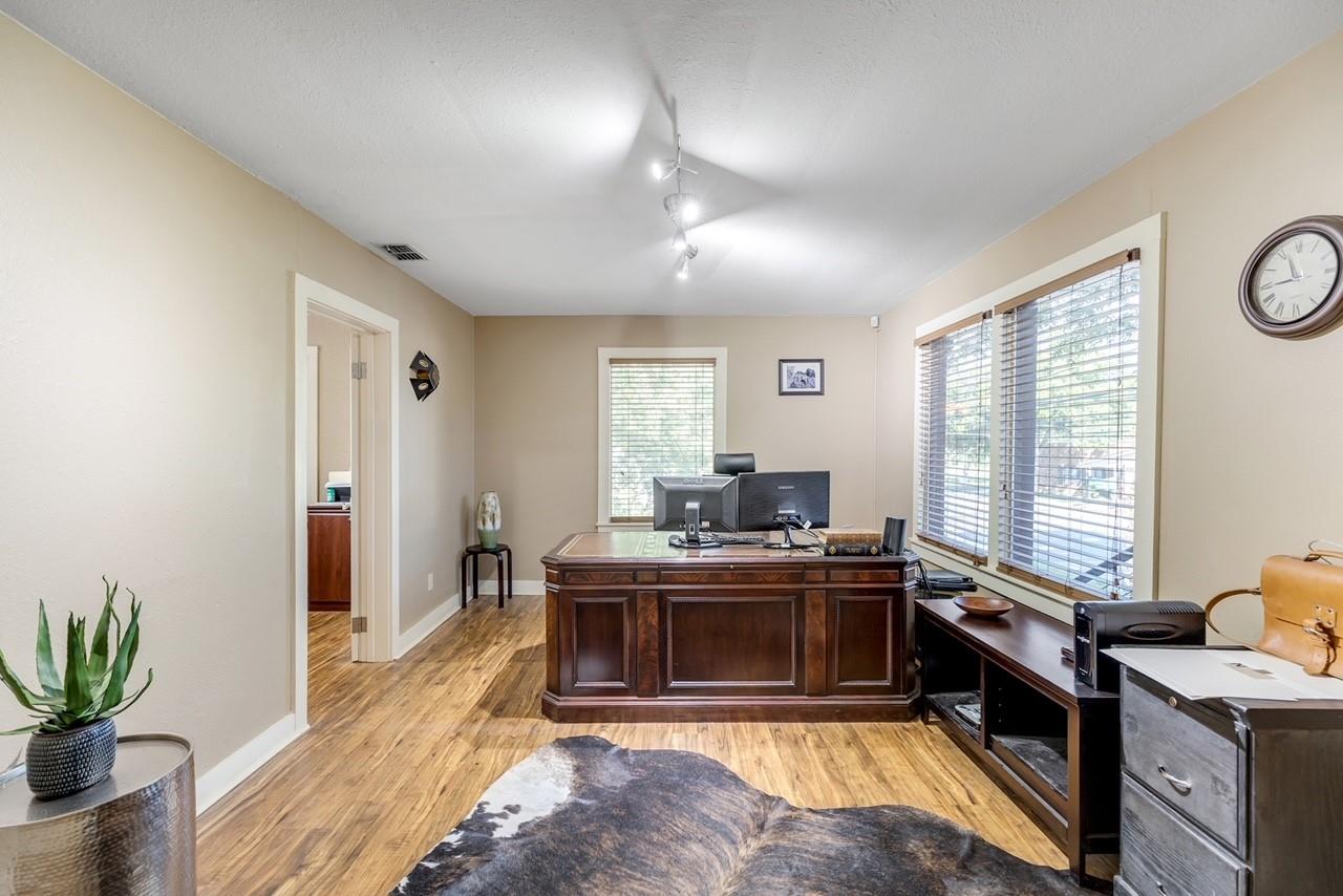 322 Cheatham ST — photo 4