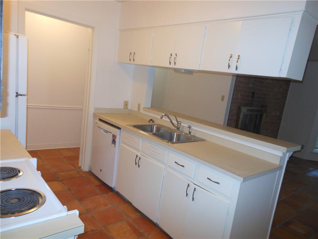 2308 Barton SKWY #B — photo 4