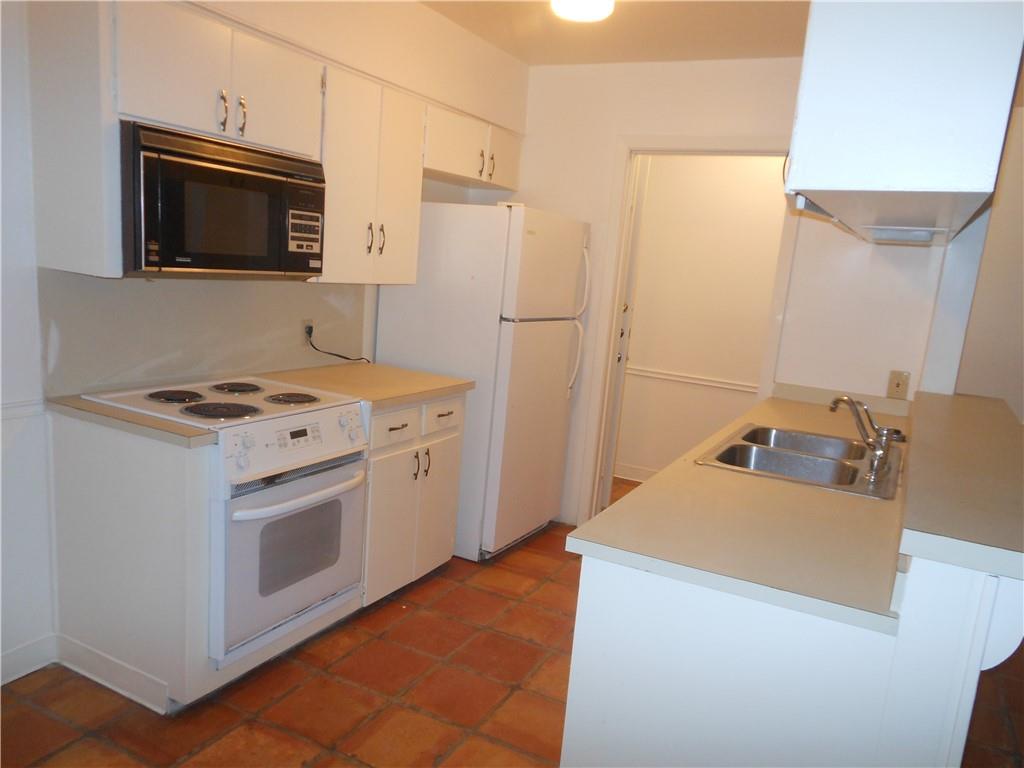 2308 Barton SKWY #B — photo 5