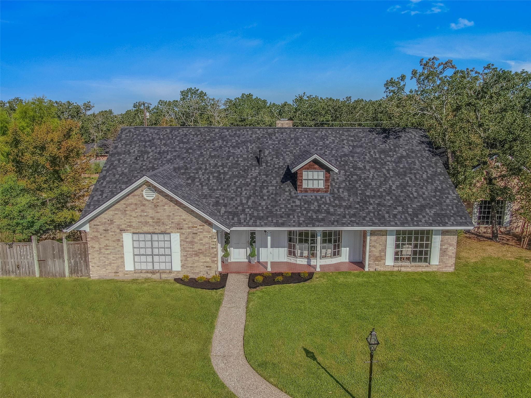 1403 Post Oak CIR — photo 3